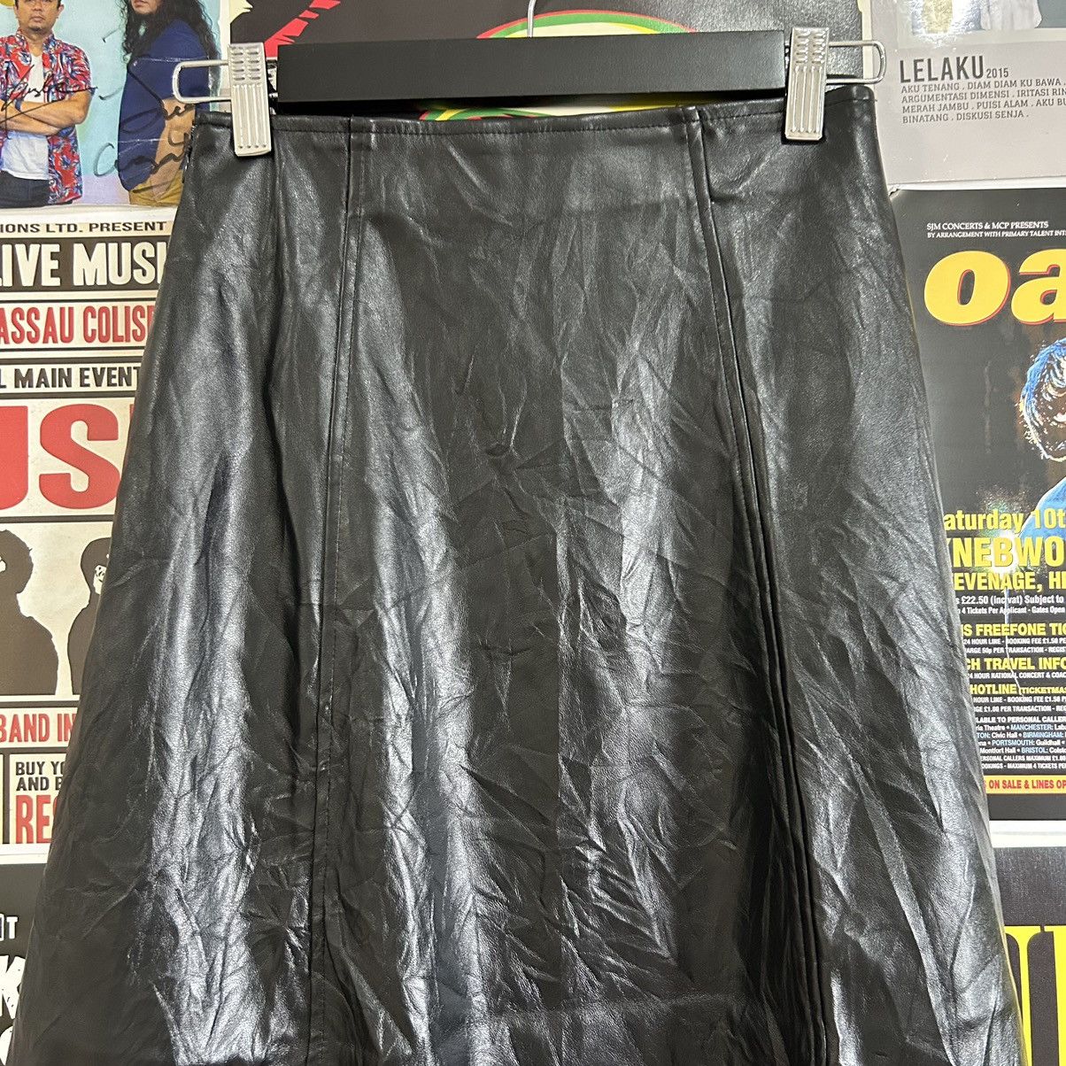 Vintage Vintage GU Japanese Synthetic Leather Skirt Size 24" / US 00 / IT 34 - 2 Thumbnail