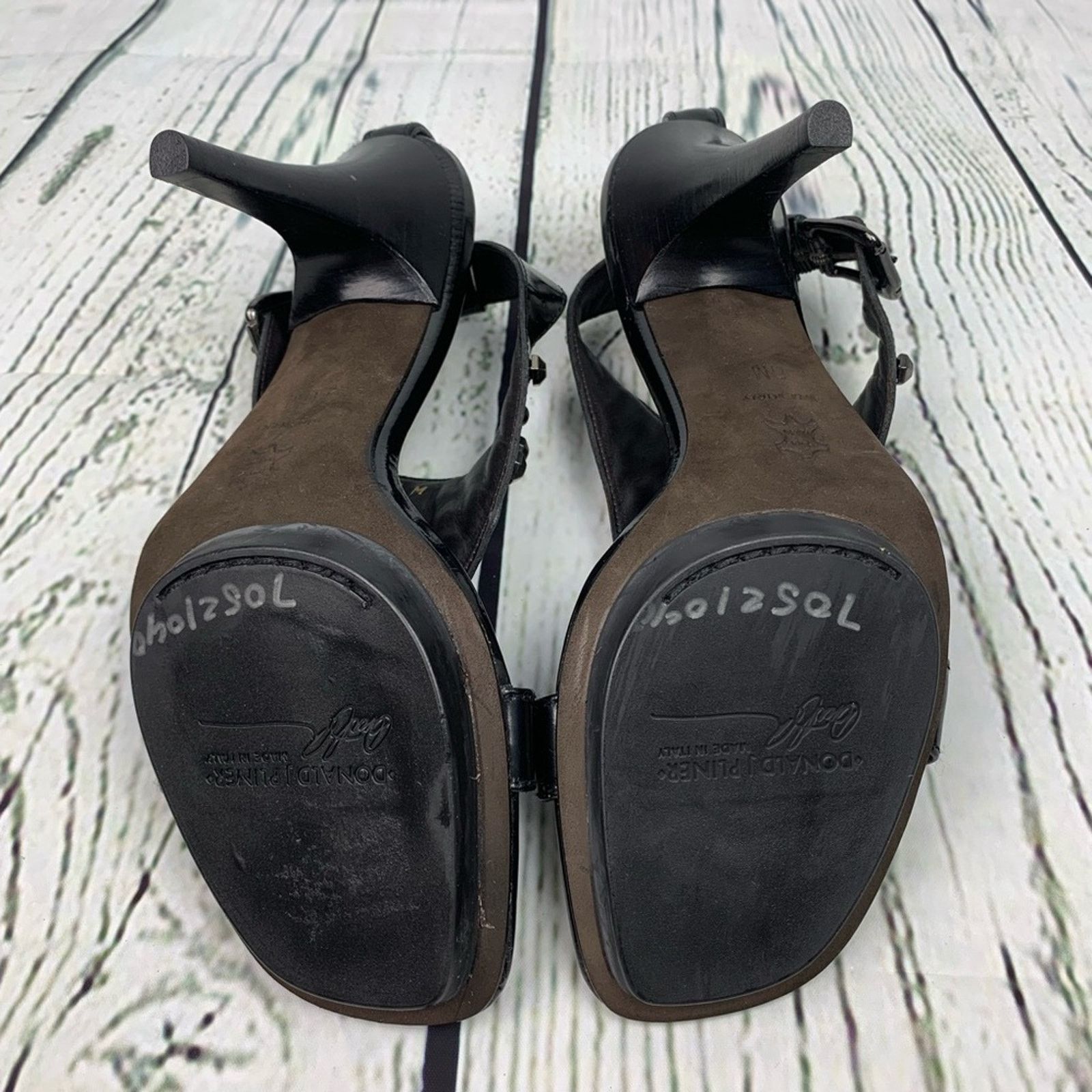 Donald Pliner Donald Pliner Nekita Sandal Black Patent Size 6 M Size US 6 / IT 36 - 8 Thumbnail
