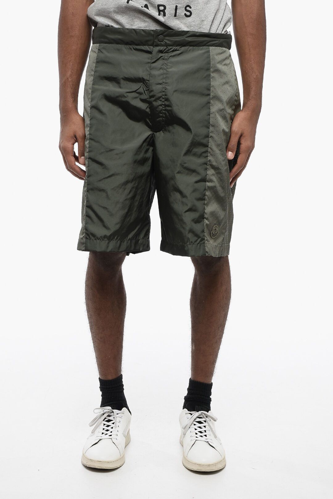 o1y0225 Short in Military Green