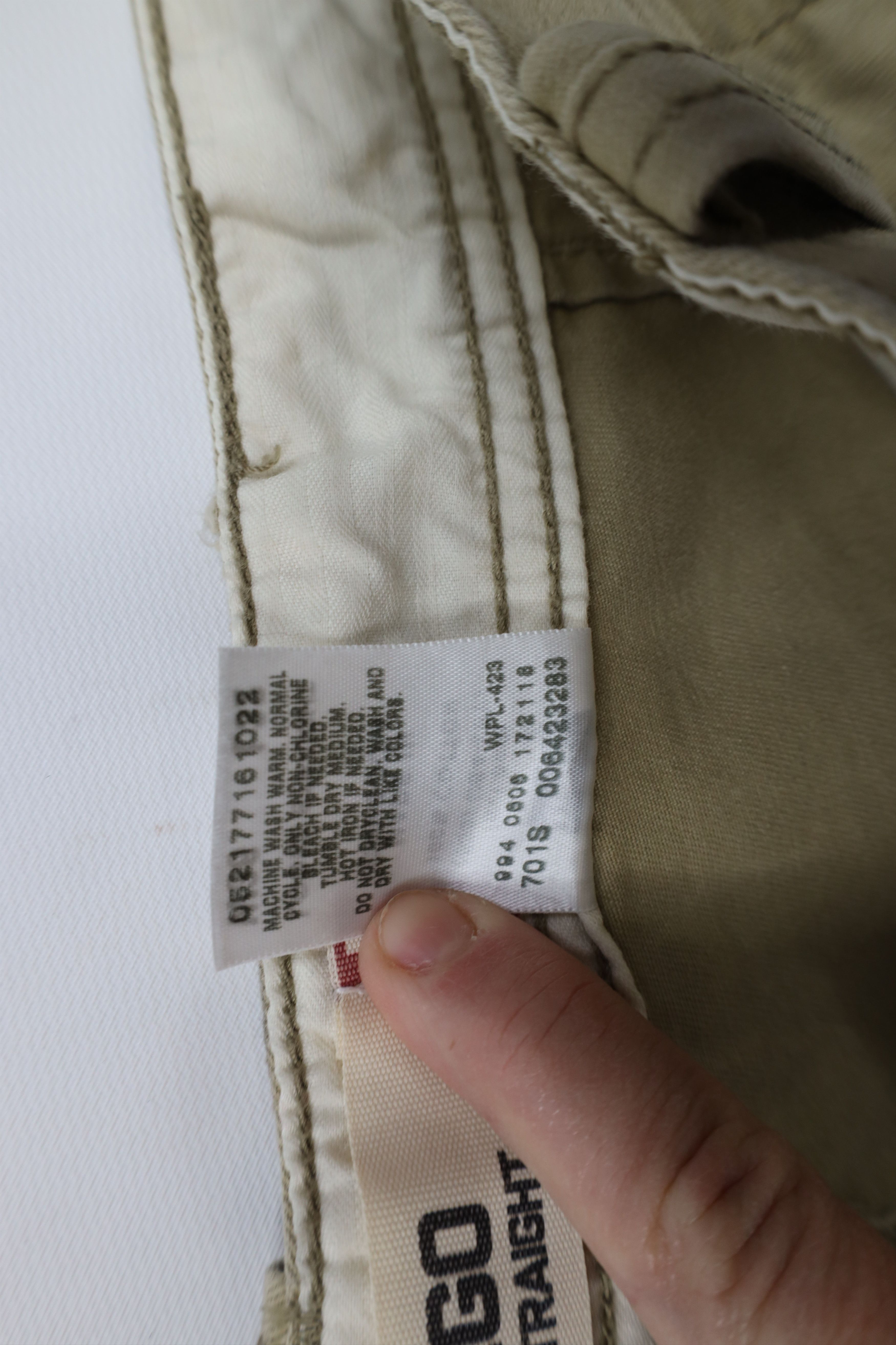 Levi's × Vintage Vintage Y2K Levis Fit Baggy Straight Wide Leg Cargo Pants Size US 36 / EU 52 - 11 Thumbnail