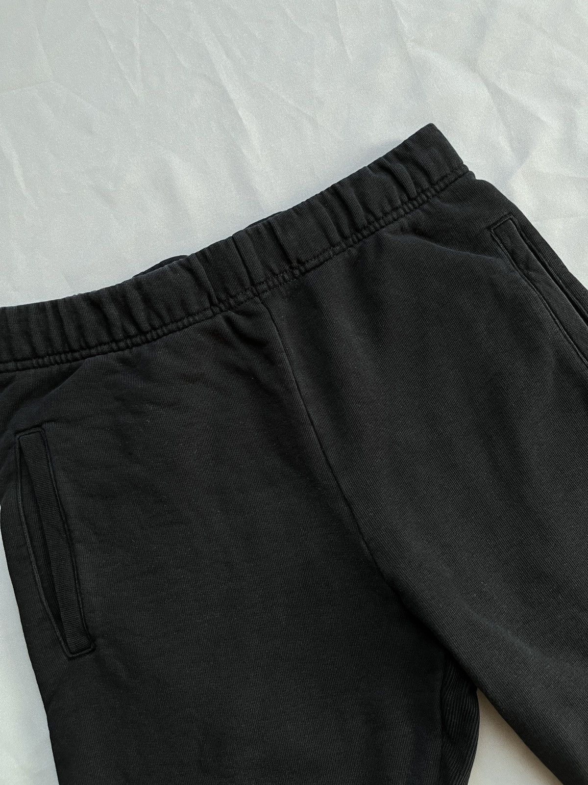 Carhartt Wip Carhartt Wip Pocket Sweat Shorts Black Size US 28 / EU 44 - 5 Thumbnail
