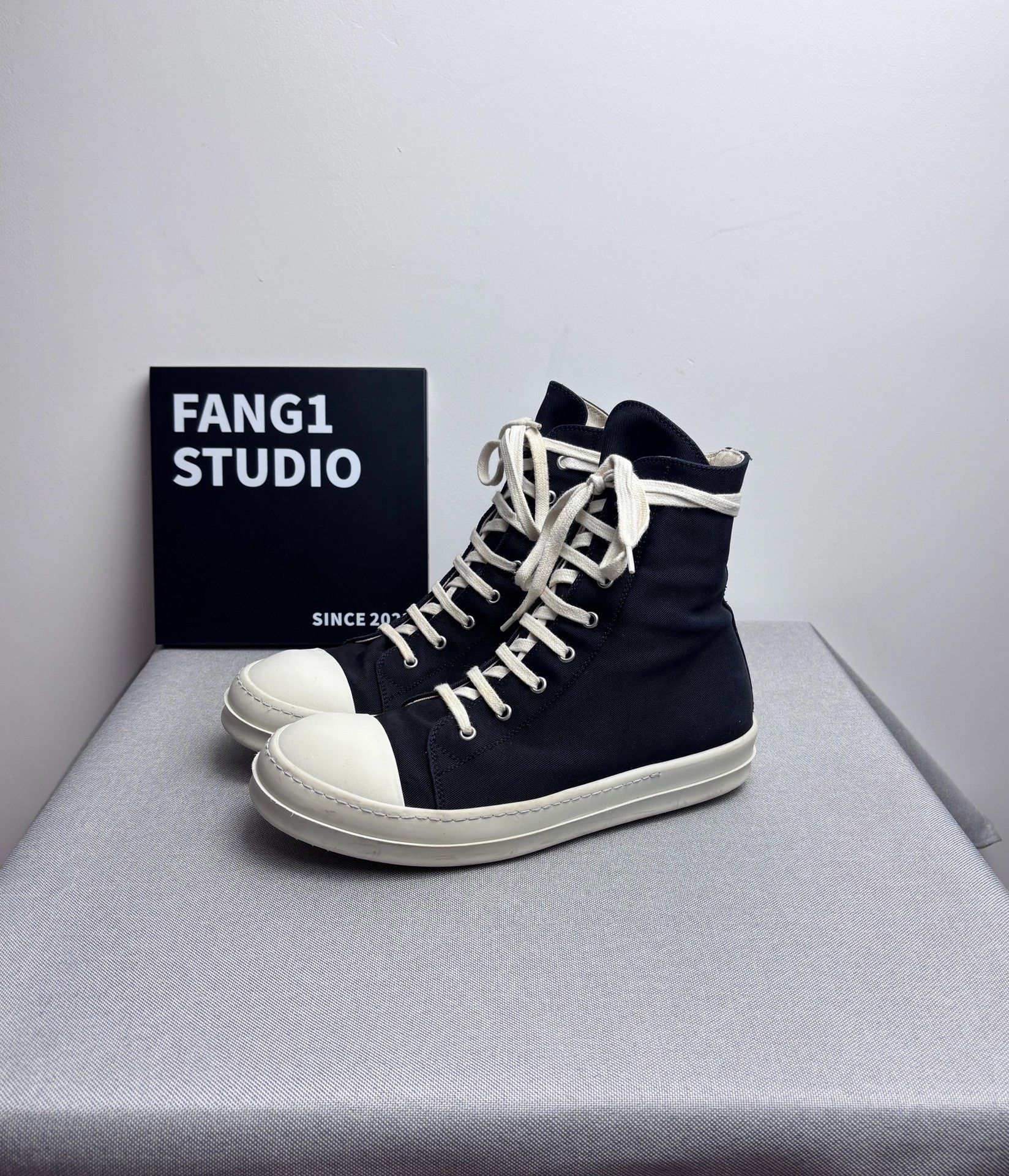 Rick Owens Rick Owens Hitop Sneakers 9 Men Size US 9 / EU 42 - 1 Thumbnail