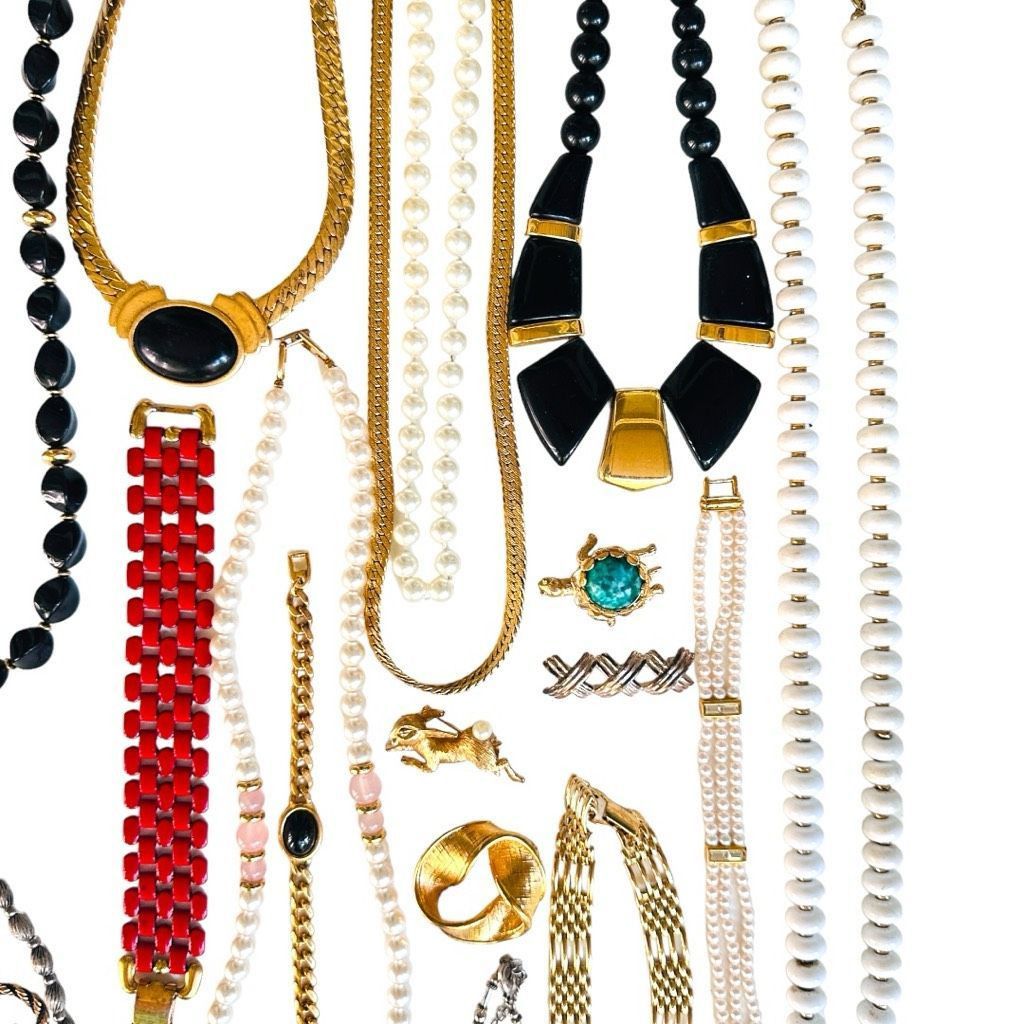 Monet ALL SIGNED TRIFARI MONET NAPIER Vintage Bulk Jewelry Lot Bro Size ONE SIZE - 3 Thumbnail