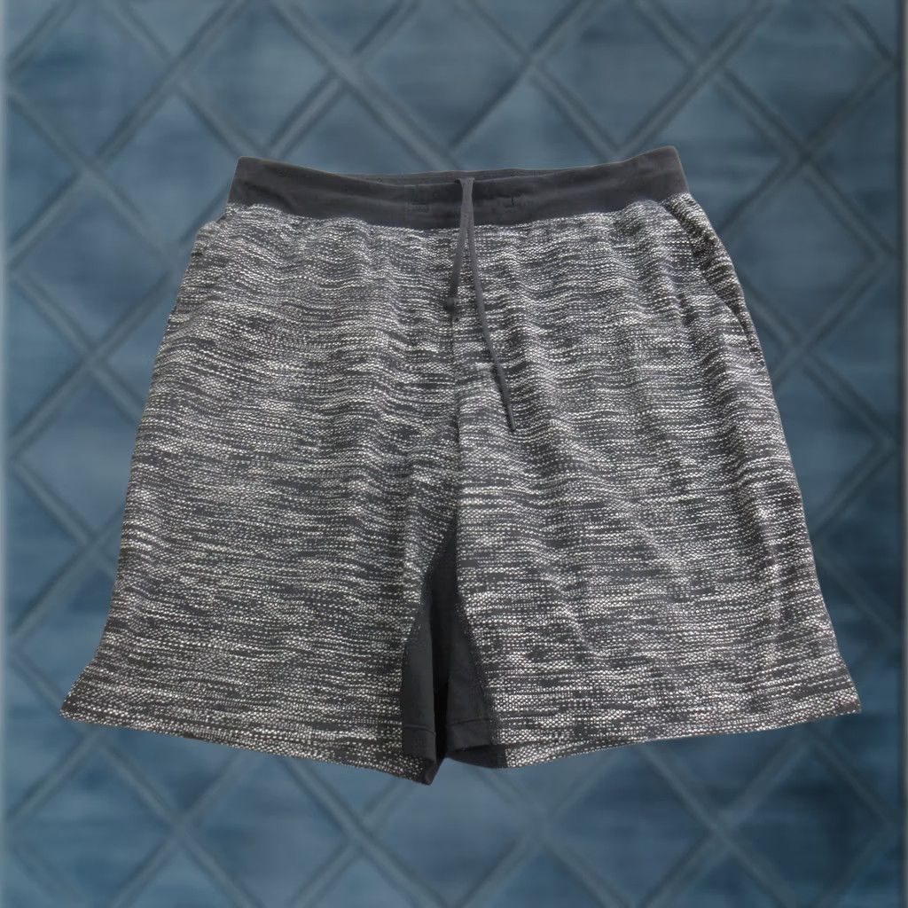 Lululemon Lululemon Shorts Mens Large Black Gray Space Dye Athletic Zip Pocket Training Size US 33 - 1 Thumbnail