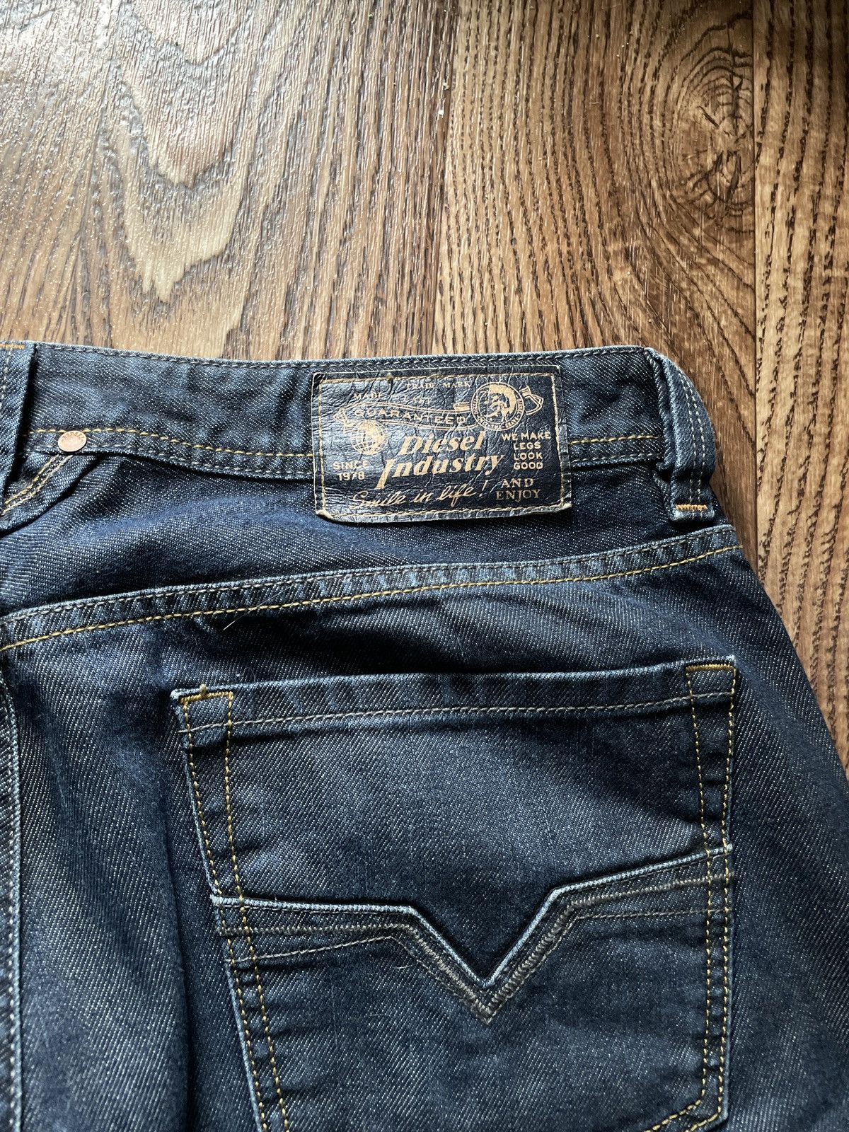 Diesel Vintage Diesel Larkee Blue Wash Distressed Loose Jeans Size US 34 / EU 50 - 4 Thumbnail