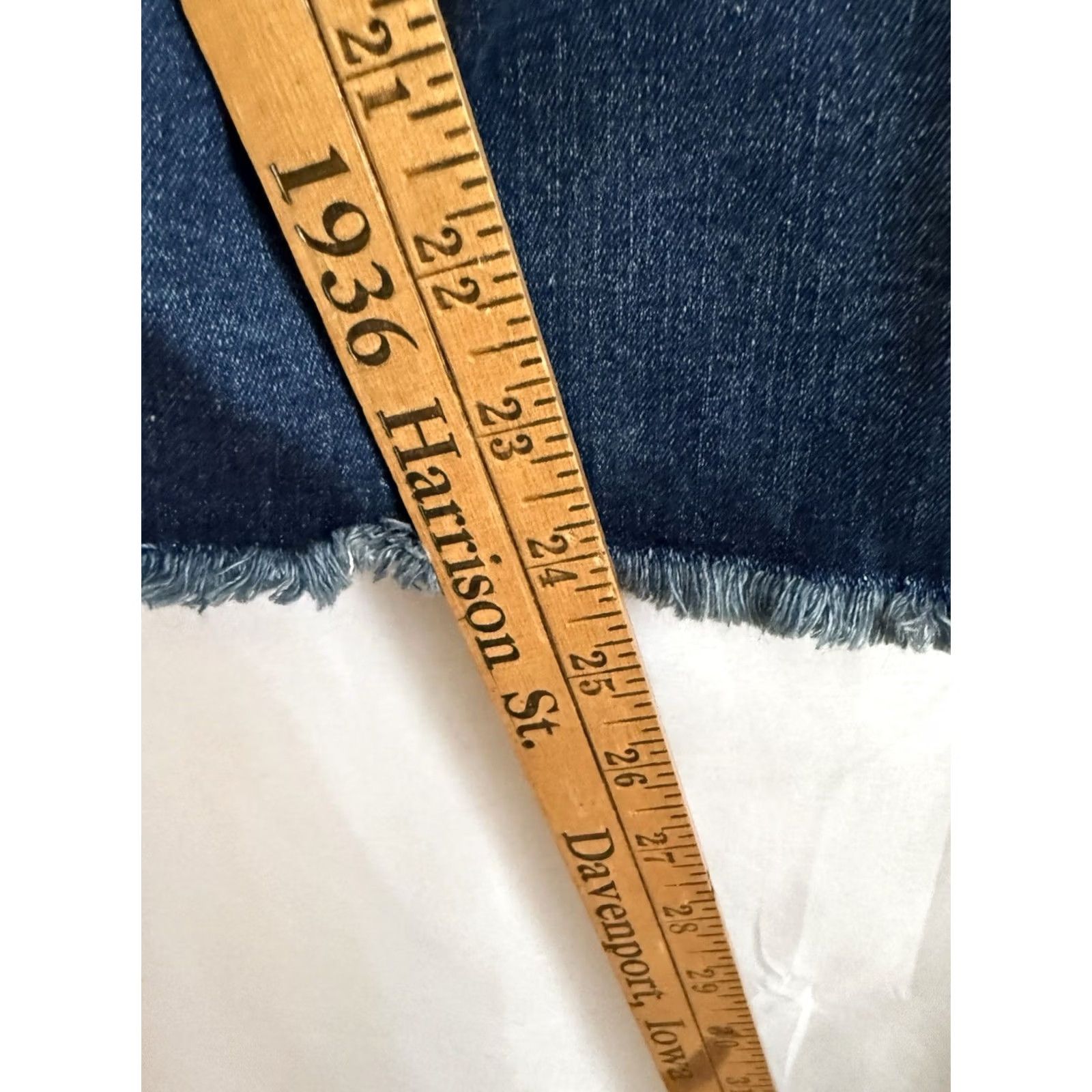 Vintage VINTAGE? No. (Ignore) Lane Bryant Jeans Women’s 26 Dark Wash Blue Denim Mid Rise Cropped Flare Jean Legging? Size 26" / US 2 / IT 38 - 5 Thumbnail