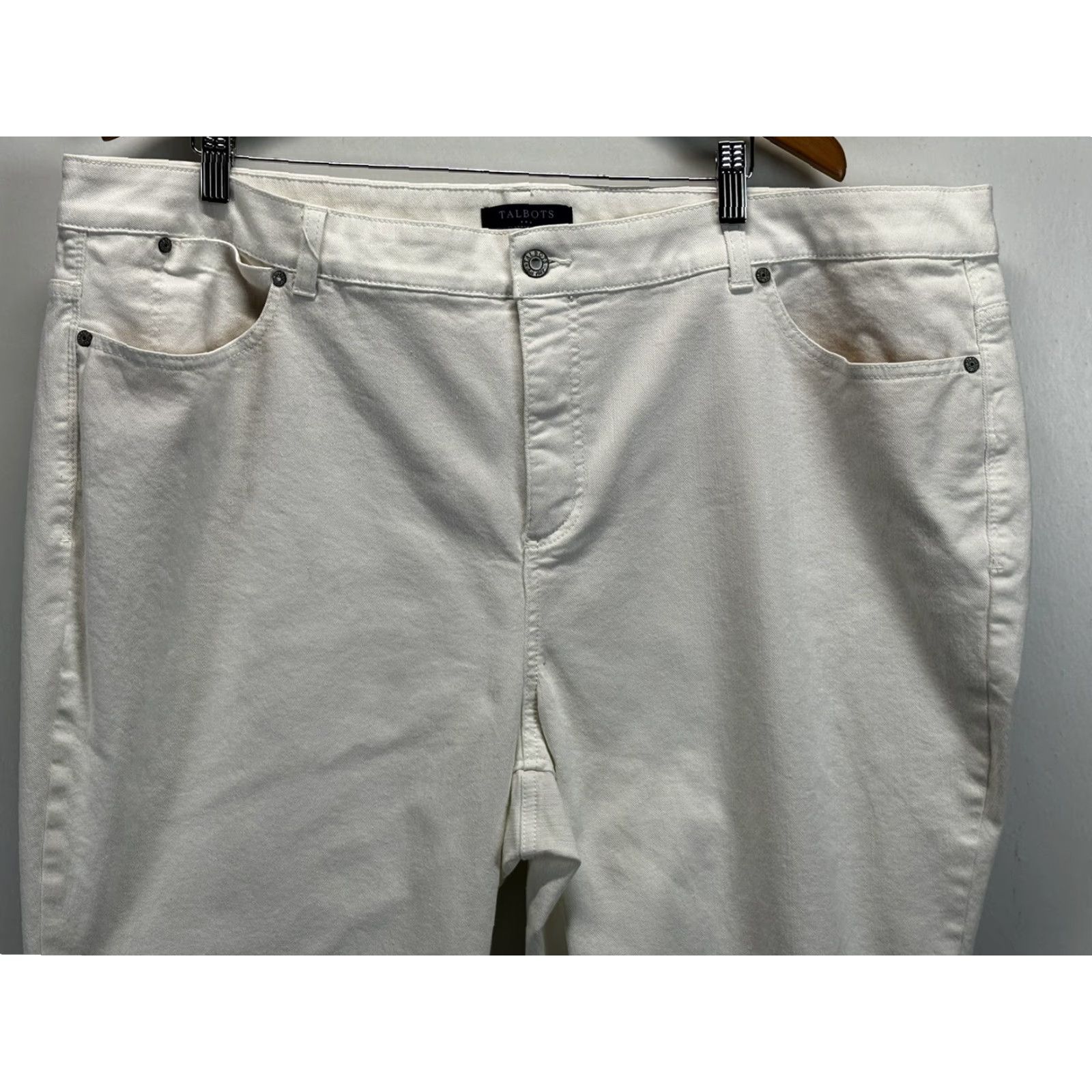 Talbots Talbots Simply Flattering 5 Pocket Crop Jeans 24W Plus White Ankle Buttons Size 42" / US 20 - 2 Thumbnail