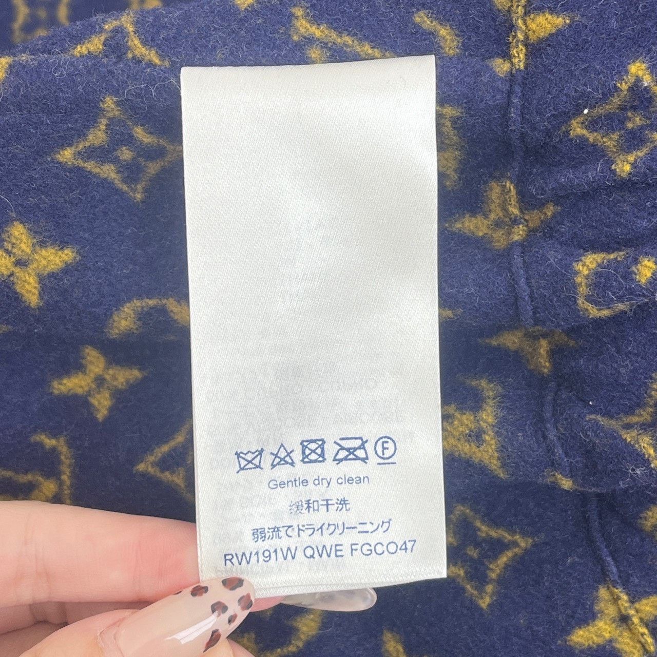 Louis Vuitton Louis Vuitton Wool hooded coat with classic logo on blue le Size US M / EU 48-50 / 2 - 6 Thumbnail