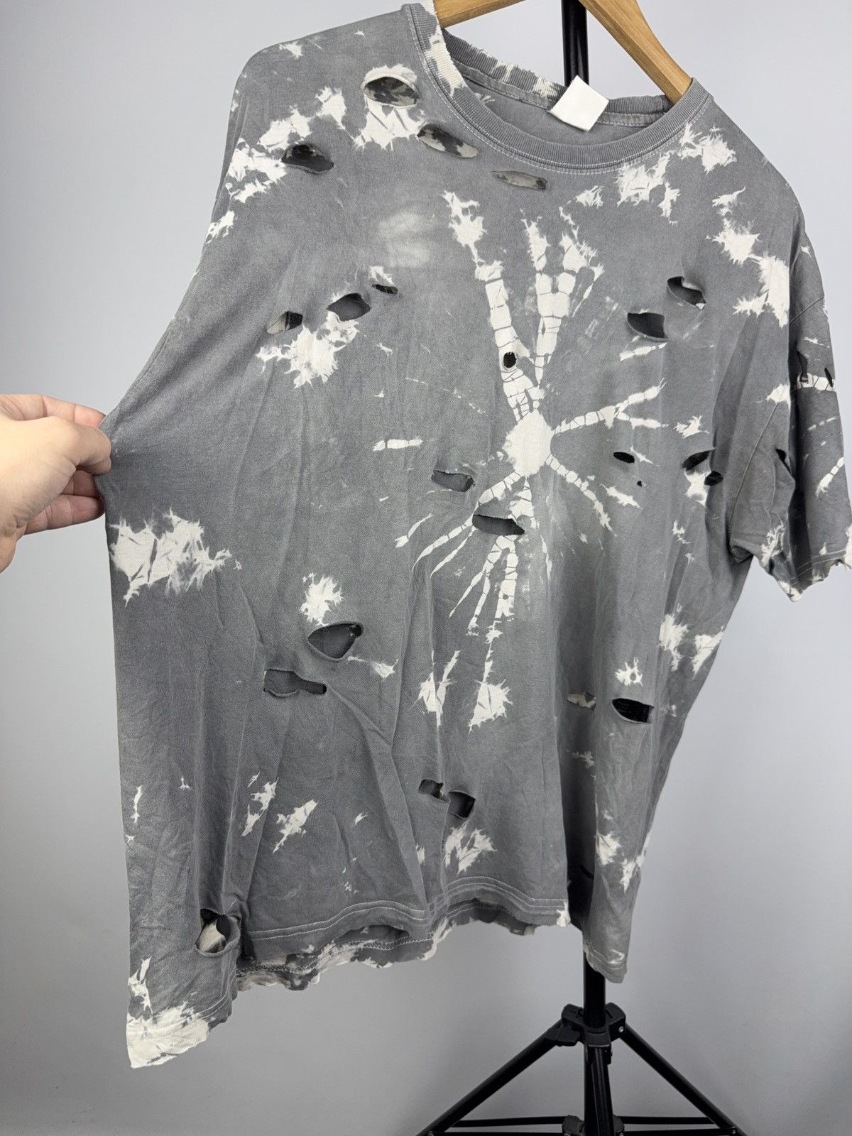 Japanese Brand Retro 90s Destroyed Bleached Tie Dye Distressed Grunge Tee Size US L / EU 52-54 / 3 - 3 Thumbnail