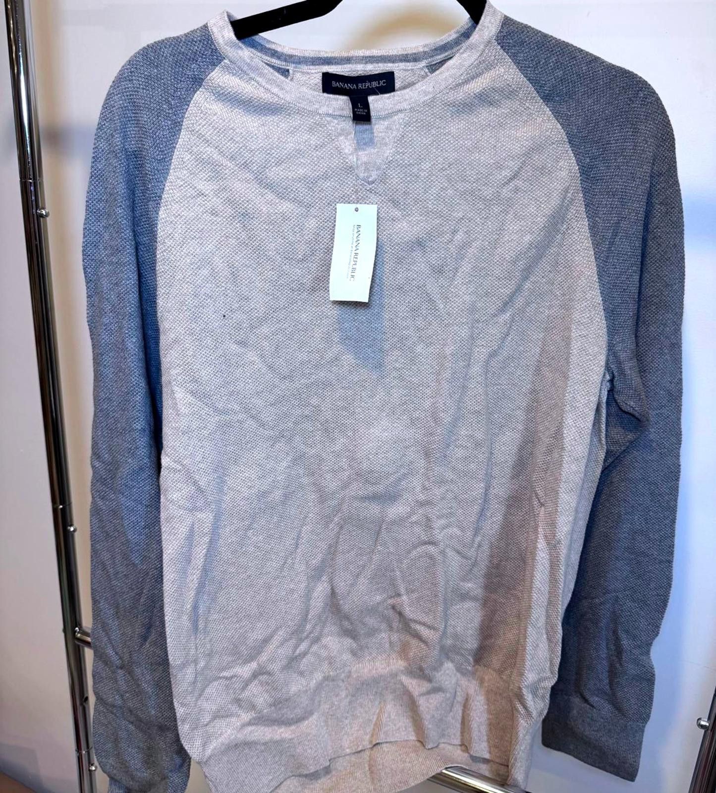 Banana Republic Banana Republic Casual Sweatshirt - Gray and Light Gray Size L / US 10 / IT 46 - 1 Thumbnail
