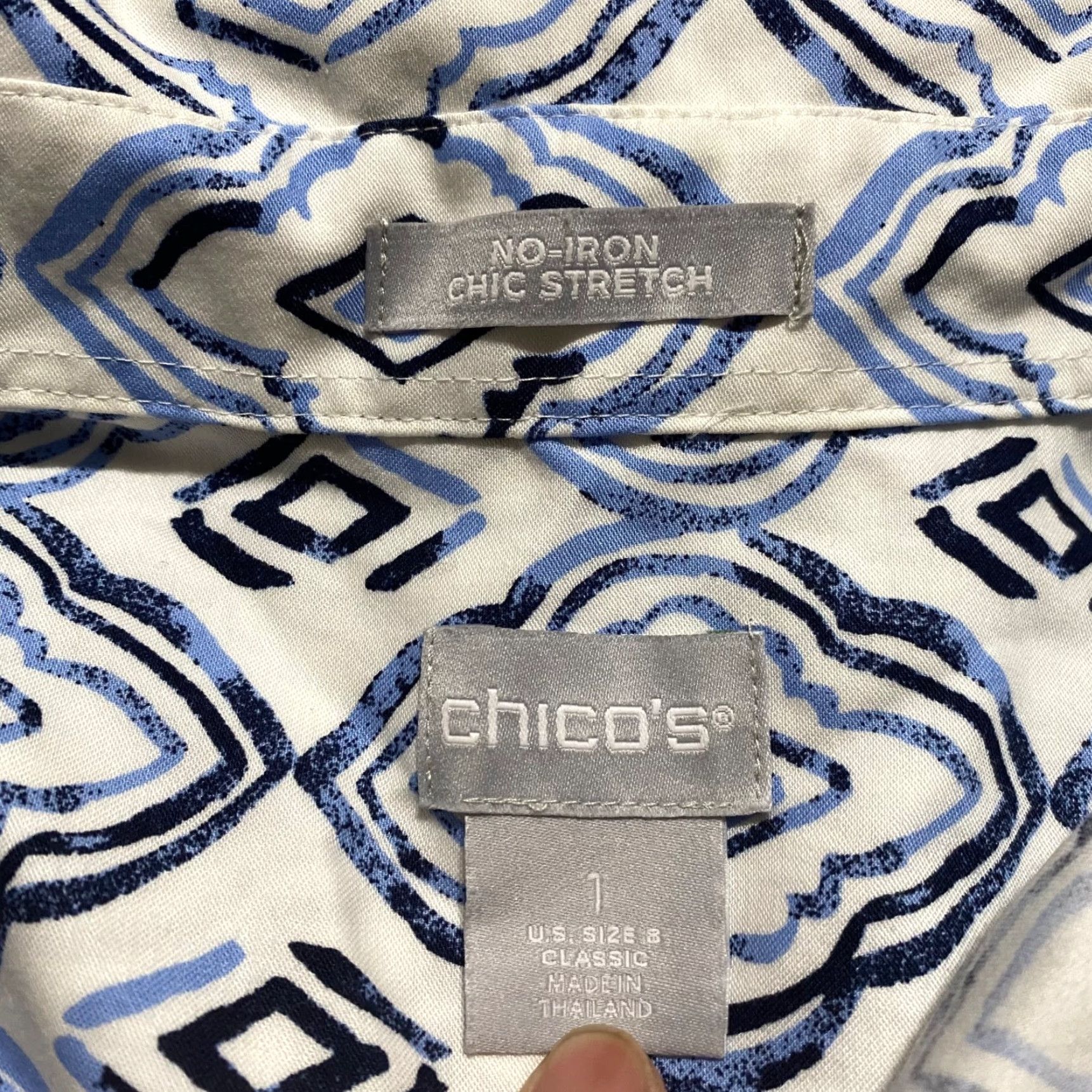 Vintage **Chico's Blue Medium Women's Geometric Button-Up Shirt** User: Chico's Blue Medium Women's Geometric Button-Up Shirt Size M / US 6-8 / IT 42-44 - 3 Thumbnail