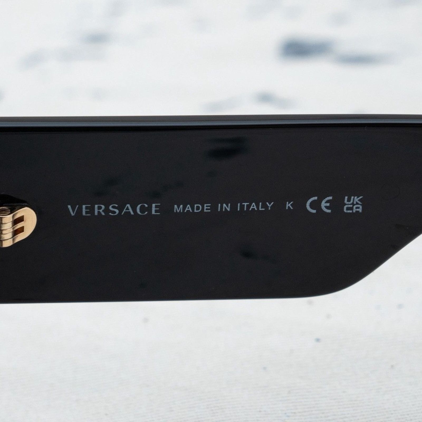 Versace Versace gold signature logo black shield sunglasses Size ONE SIZE - 5 Thumbnail