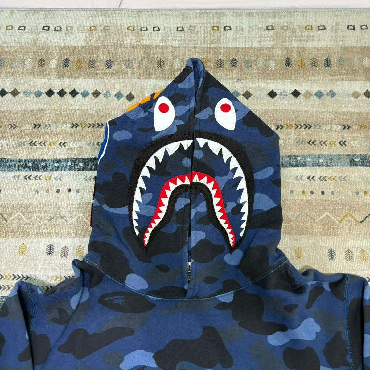 Bape COLOR CAMO SHARK HOODIE Size US L / EU 52-54 / 3 - 2 Thumbnail