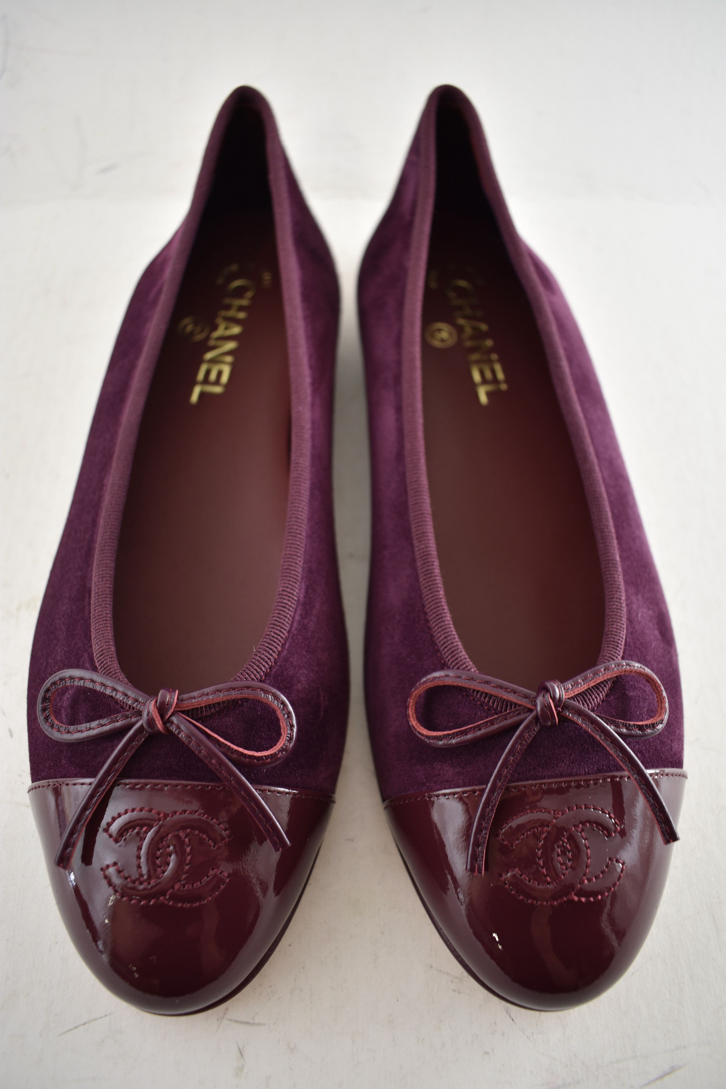 Chanel 26A Burgundy Purple Suede CC Logo Ballet Ballerina Flat 41 Size US 11 / IT 41 - 11 Thumbnail