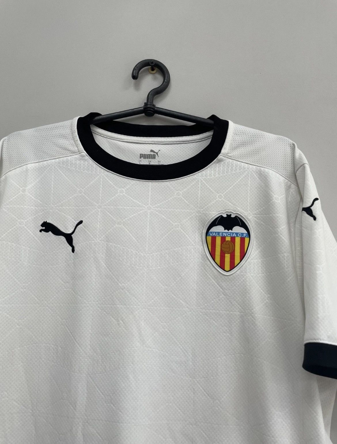 Puma Valencia 2020/2021 Home Football Shirt Soccer Jersey Puma Size US L / EU 52-54 / 3 - 3 Thumbnail