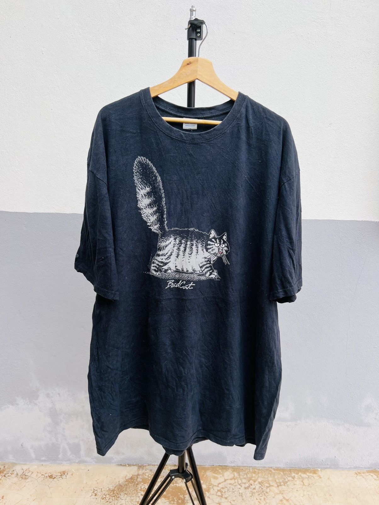 Vintage Vintage Crazy Shirts Bad Cat Oversized Tshirt Size US XXL / EU 58 / 5 - 1 Thumbnail