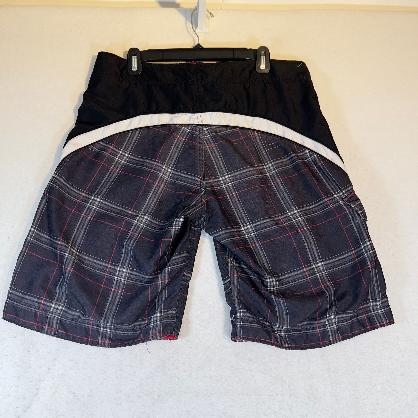Aeropostale Aeropostale 1987 Swim Trunks Men 34W Black Red Plaid Pocket Size US 34 / EU 50 - 3 Thumbnail