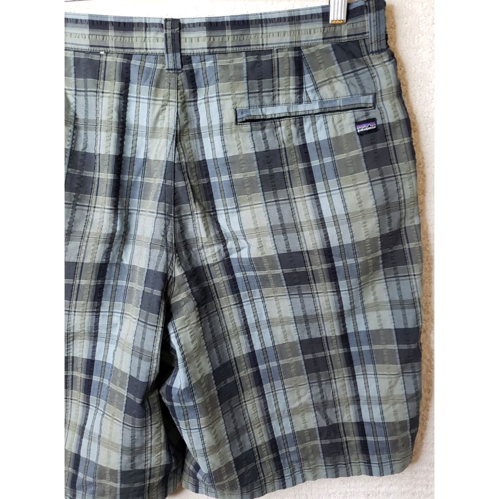 Patagonia VINTAGE Patagonia Shorts Mens 36x10 Gray Green Blue Plaid Organic Cotton Cargo Size US 36 / EU 52 - 6 Thumbnail