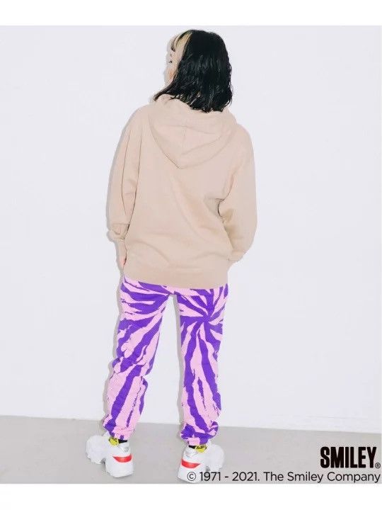 X-Girl x Chinatown Market Smiley Collaboration Sweat Pants