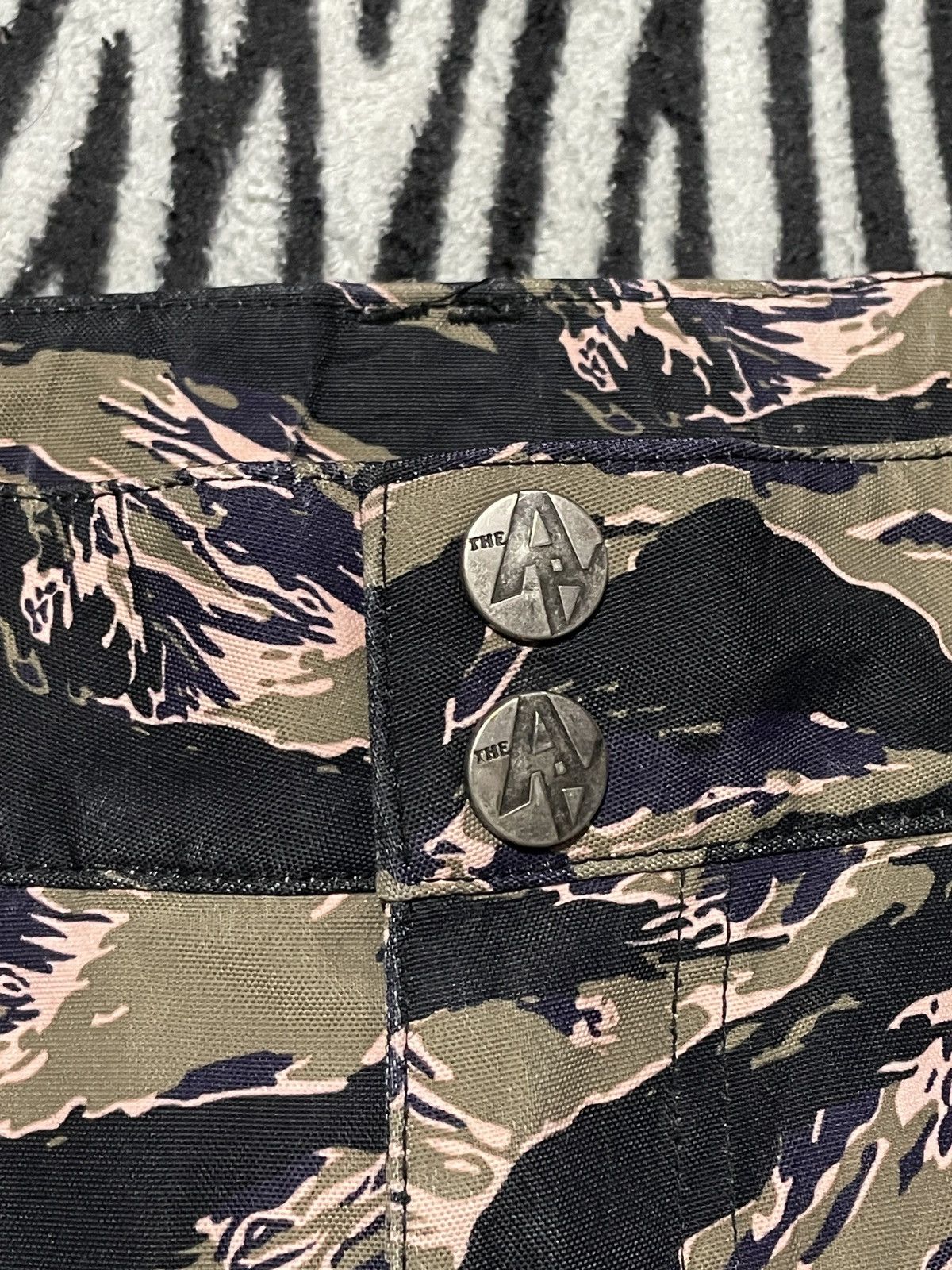 Japanese Brand AA Hardware Tiger Camo Flare Pants Size US 36 / EU 52 - 5 Thumbnail