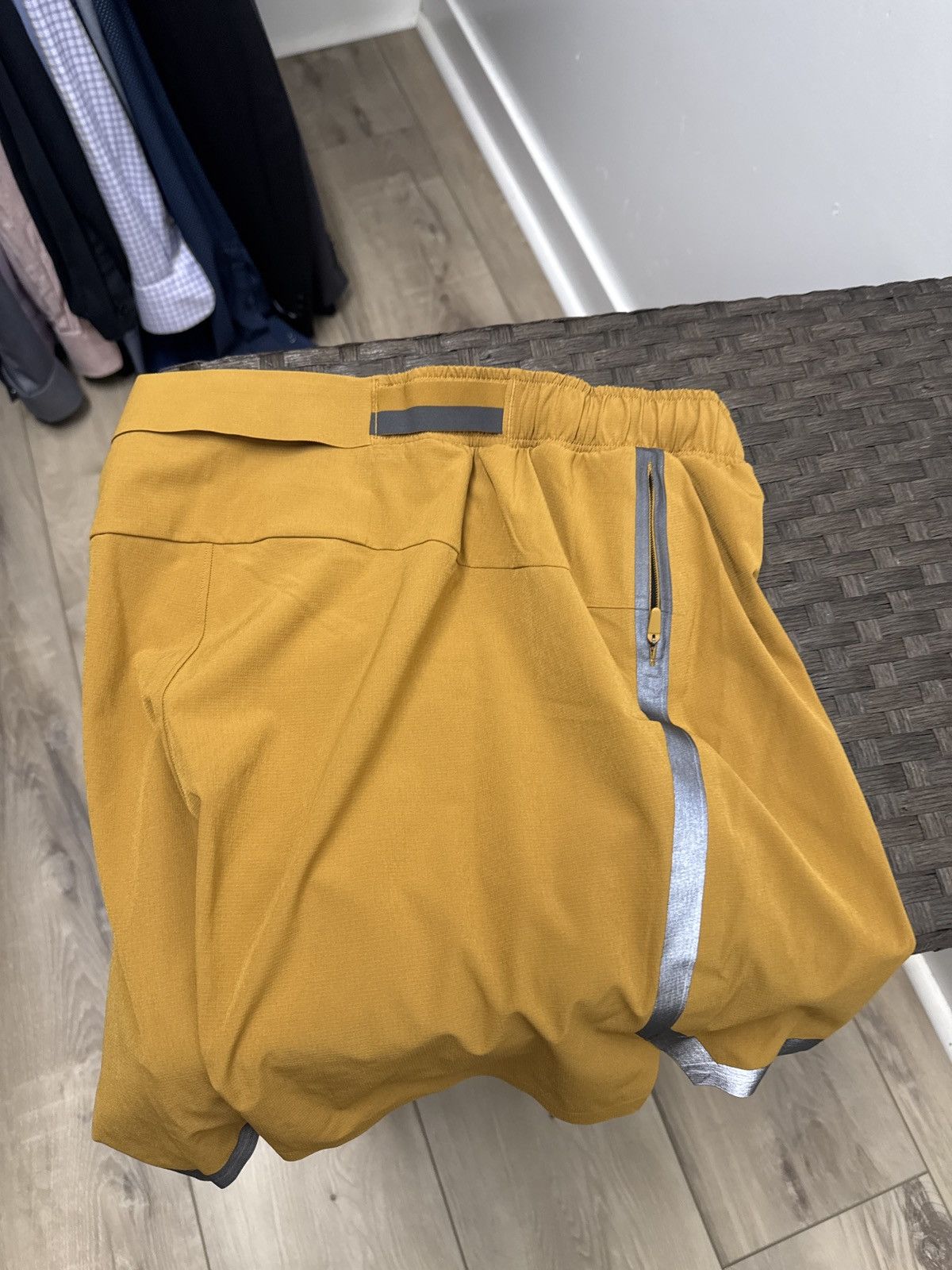 Lululemon Lululemon 6” Size US 29 - 2 Thumbnail