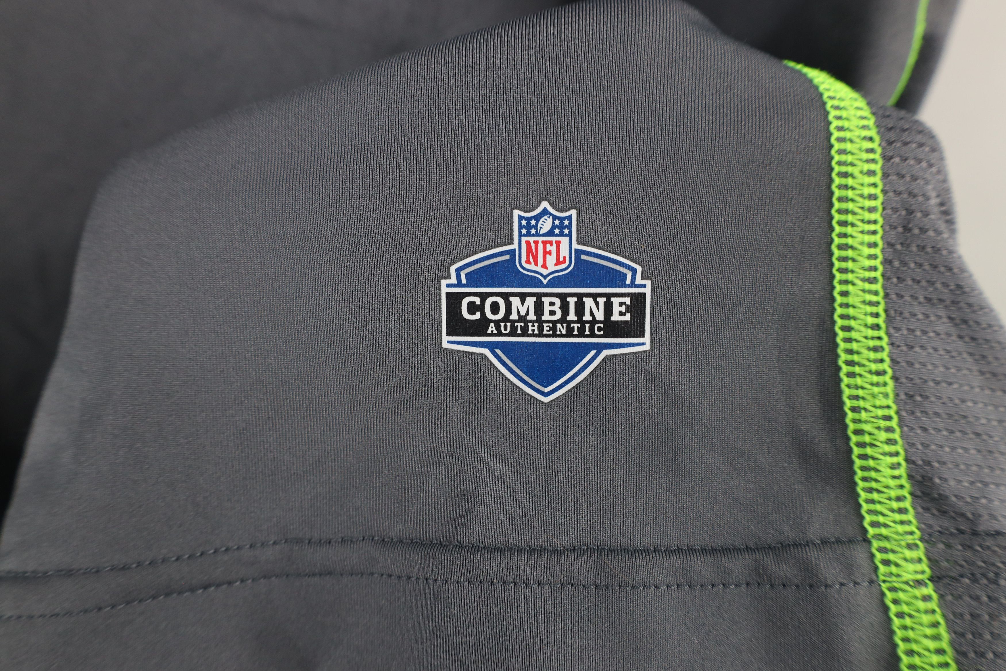 Under Armour × Vintage Under Armour NFL Combine Sleeveless Muscle T-Shirt Gray Size US XL / EU 56 / 4 - 5 Thumbnail