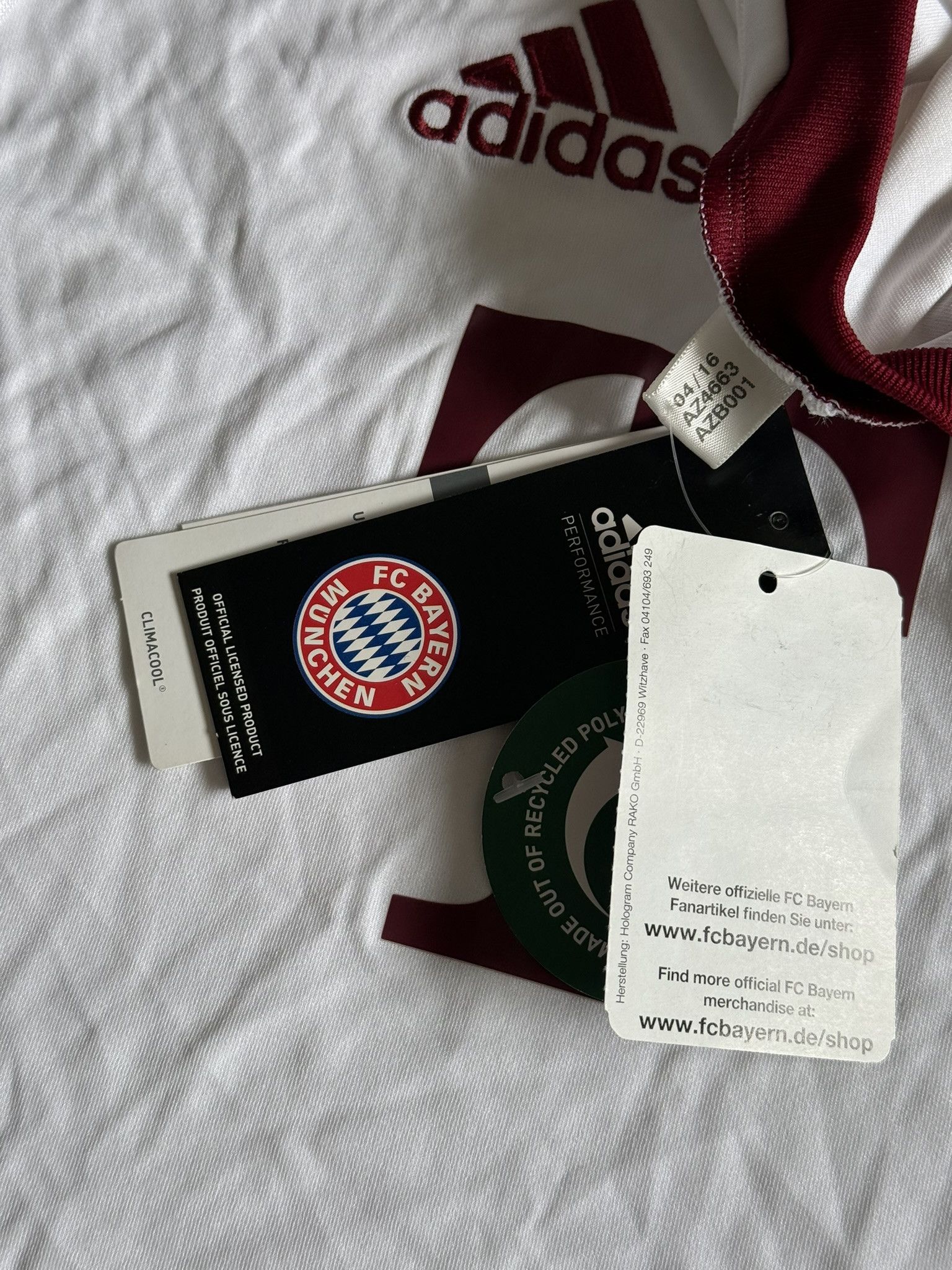 Adidas BAYERN MUNICH 2016 2017 FOOTBALL SHIRT JERSEY ADIDAS size M Size US M / EU 48-50 / 2 - 5 Thumbnail