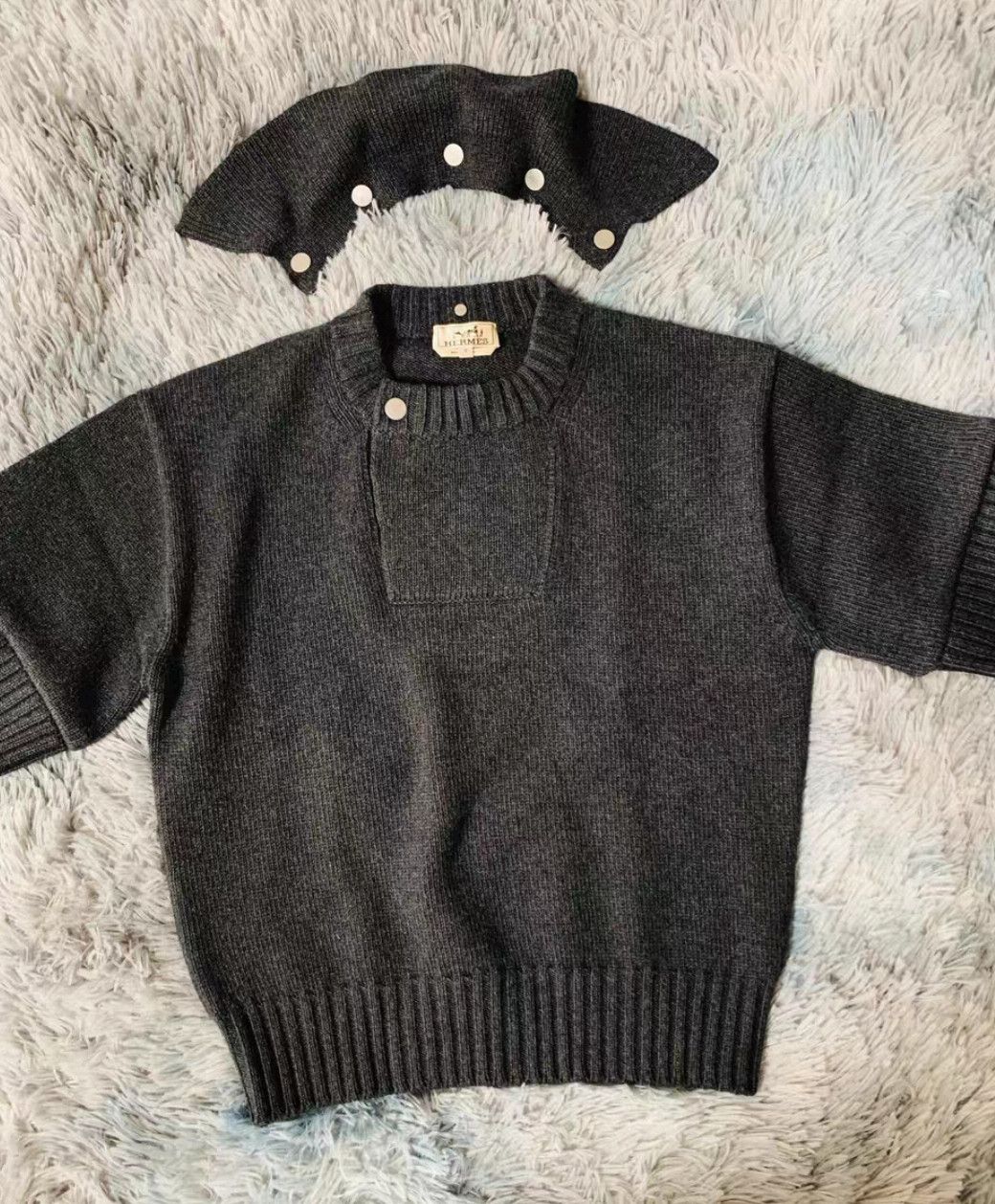 Hermes Hermes Detachable Collar Cashmere Knit Top Size US S / EU 44-46 / 1 - 2 Thumbnail