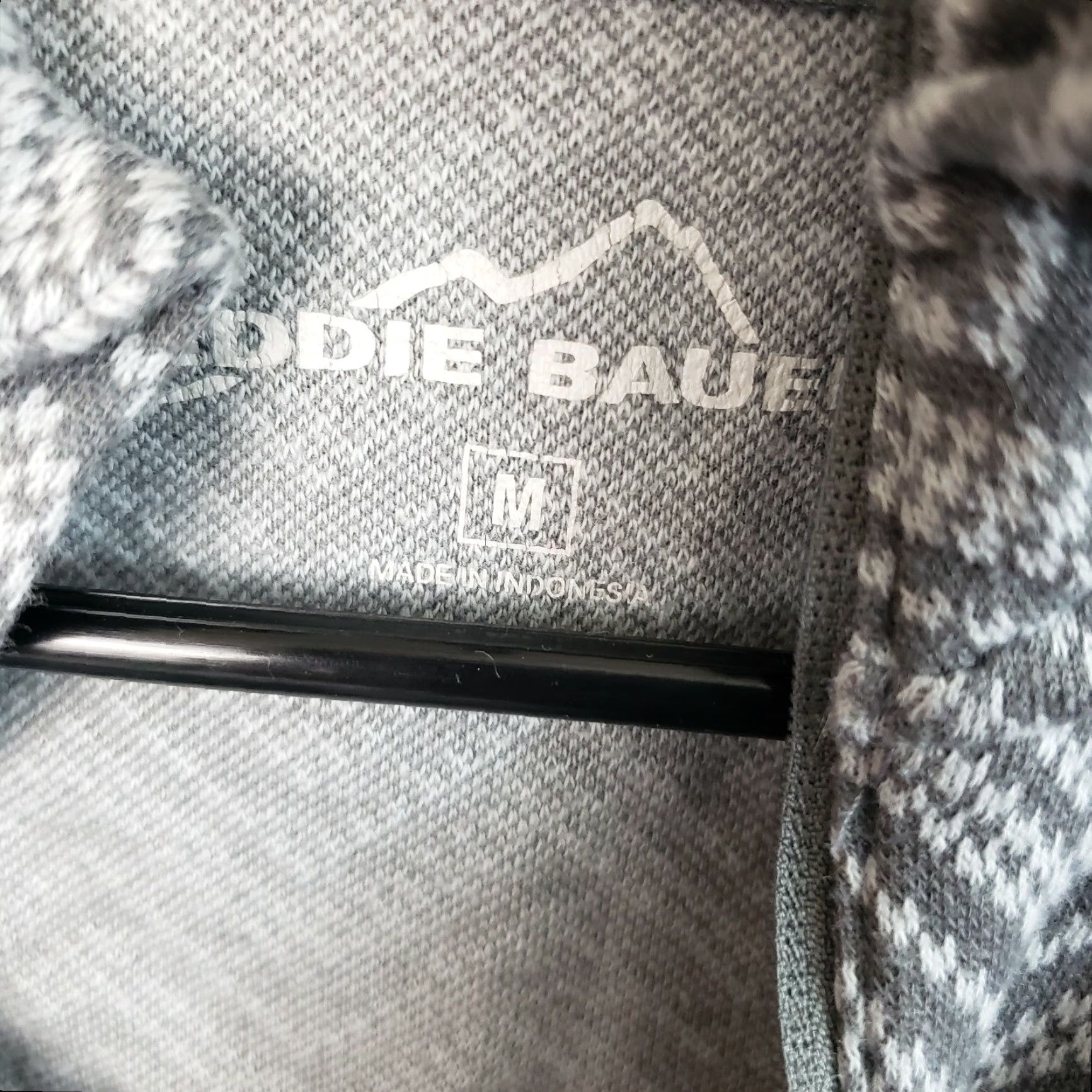 Eddie Bauer Eddie Bauer Womens 1/4 Zip Pullover Shirt Casual M Gray Chevron Stripes Thumbholes Womens M Gray Chevron 1/4 Zip Pullover Eddie Bauer Size M / US 6-8 / IT 42-44 - 5 Thumbnail