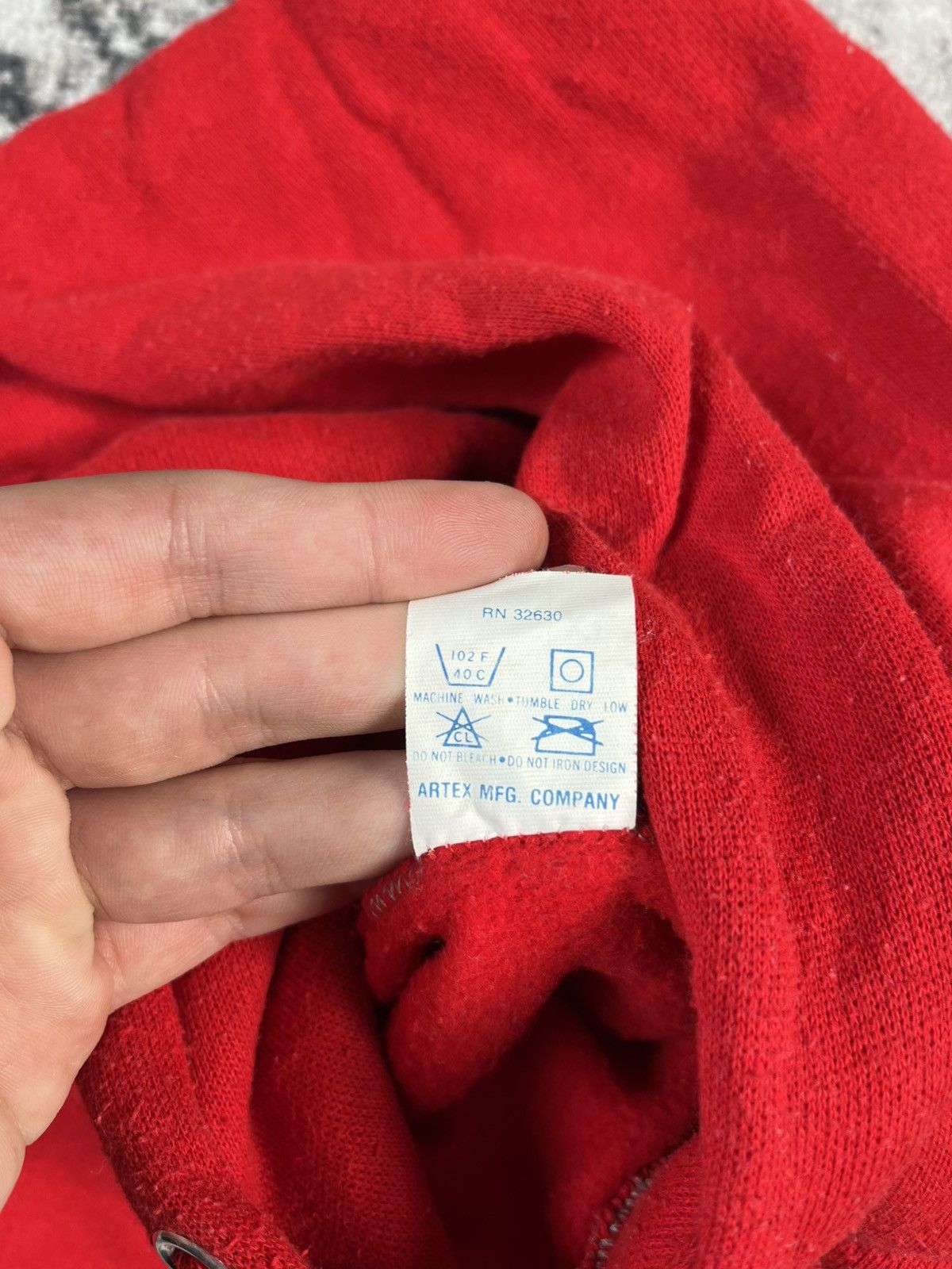 Vintage Vintage Wisconsin Badgers Hoodie USA Red XL Size US XL / EU 56 / 4 - 7 Thumbnail