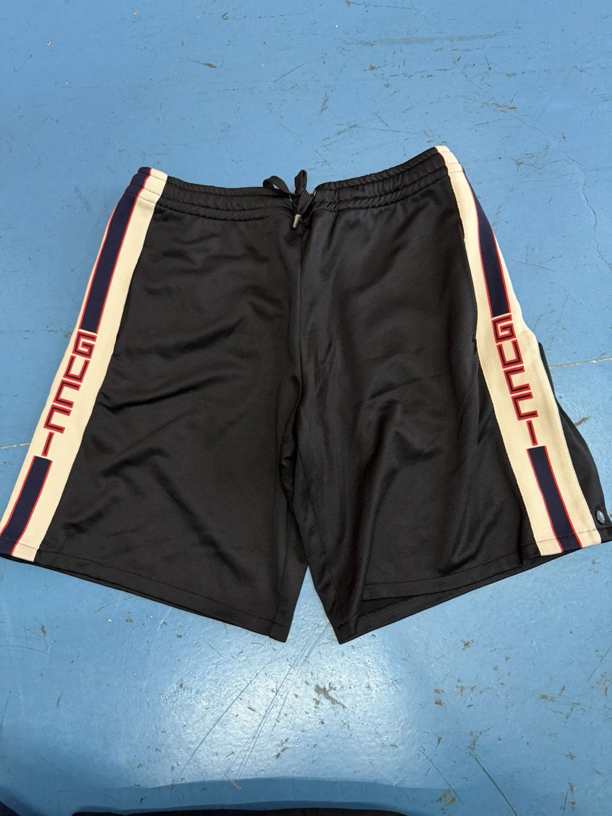 Gucci GUCCI SHORTS Size US 32 / EU 48 - 1 Thumbnail