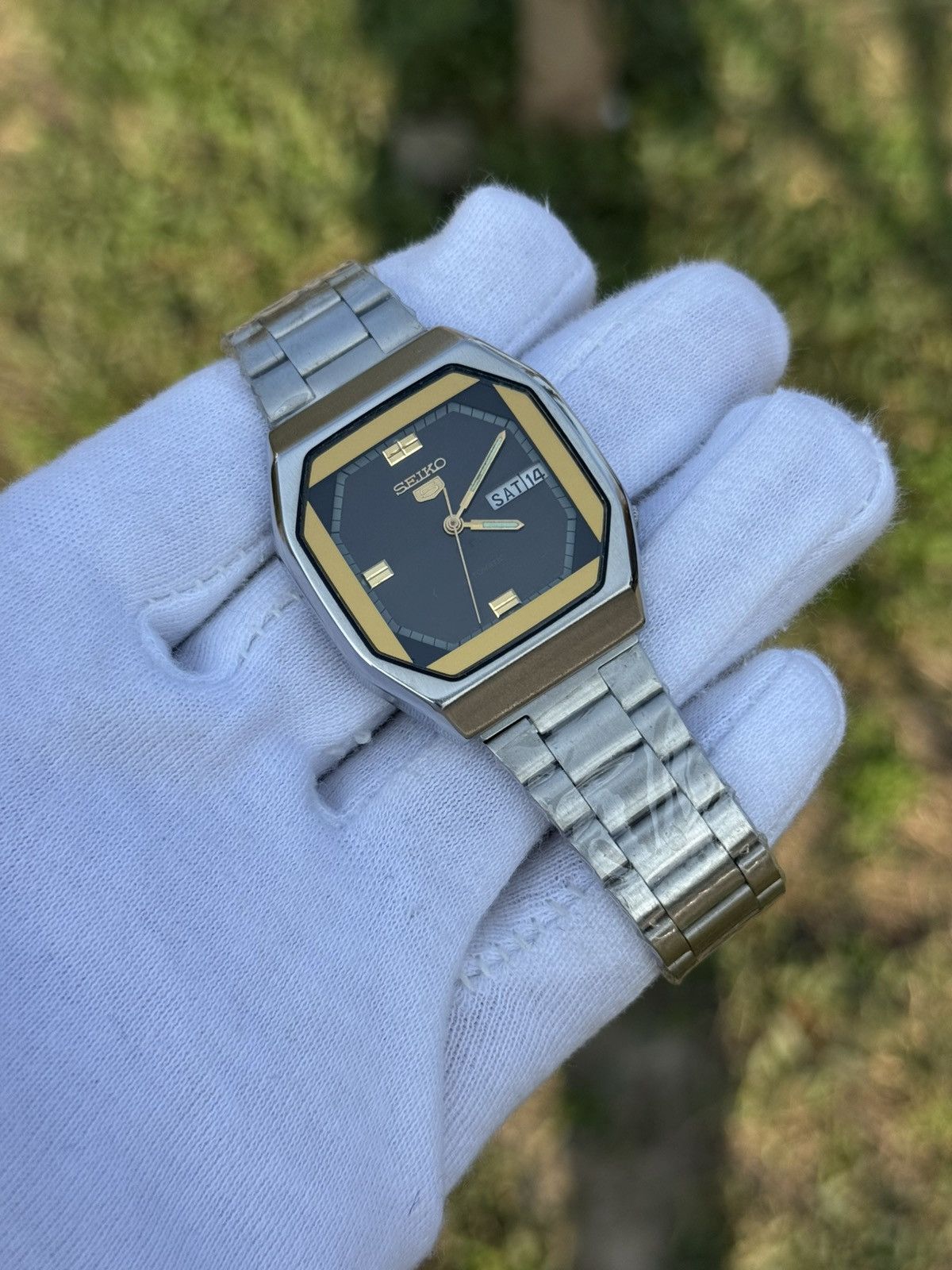 Seiko Vintage Seiko 5 Automatic black dial |Cushion Case |Japan Size 36 - 12 Thumbnail