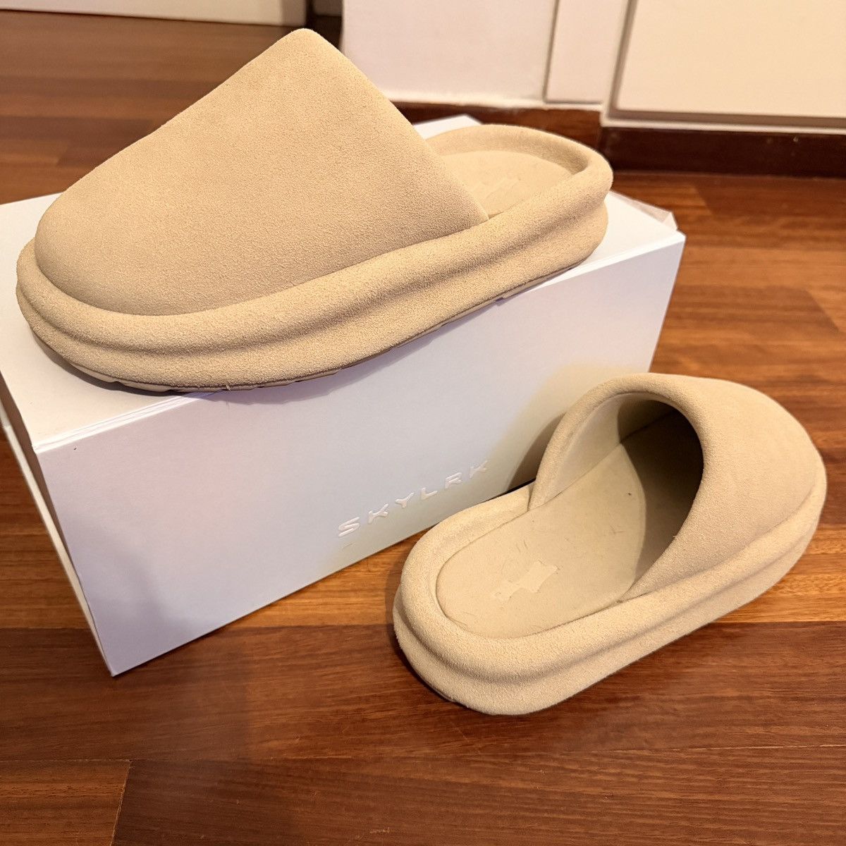 SKYLRK SKYLRK slippers smooth suede 41 Size US 8 / EU 41 - 3 Thumbnail
