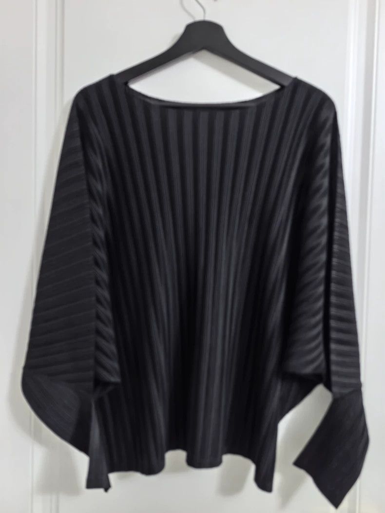 Issey Miyake size:3 Black batwing shirt