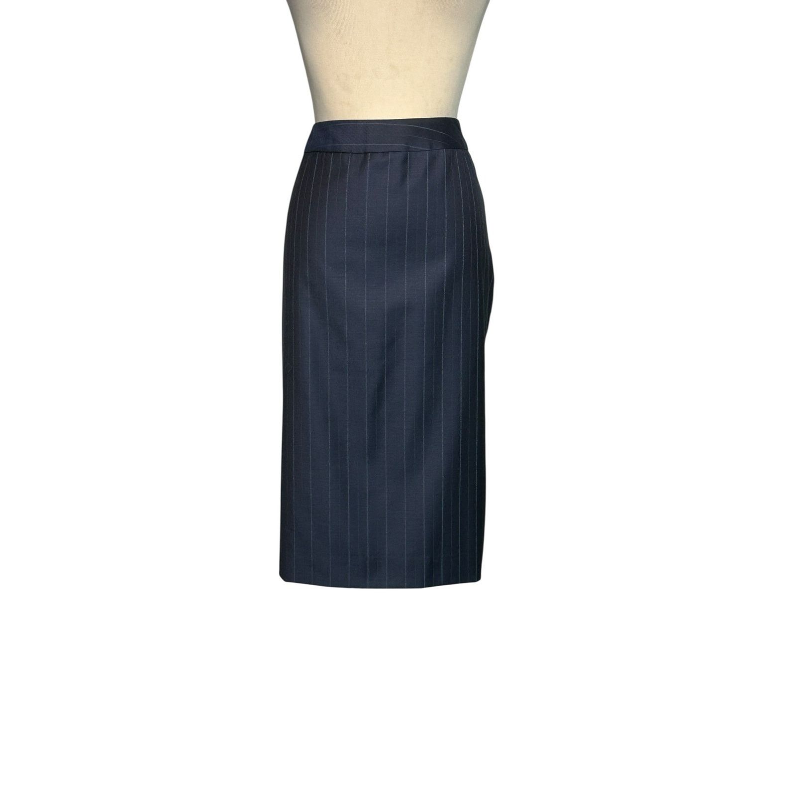 Brooks Brothers Brooks Brothers navy blue pinstripes suit skirt size 8 Size 30" / US 8 / IT 44 - 2 Thumbnail