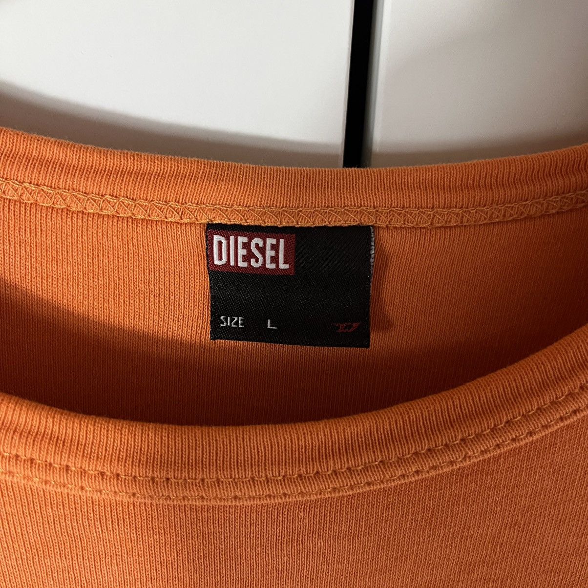 Diesel Vintage Diesel Central Logo Orange Tee Streetwear Y2K Size US L / EU 52-54 / 3 - 5 Thumbnail
