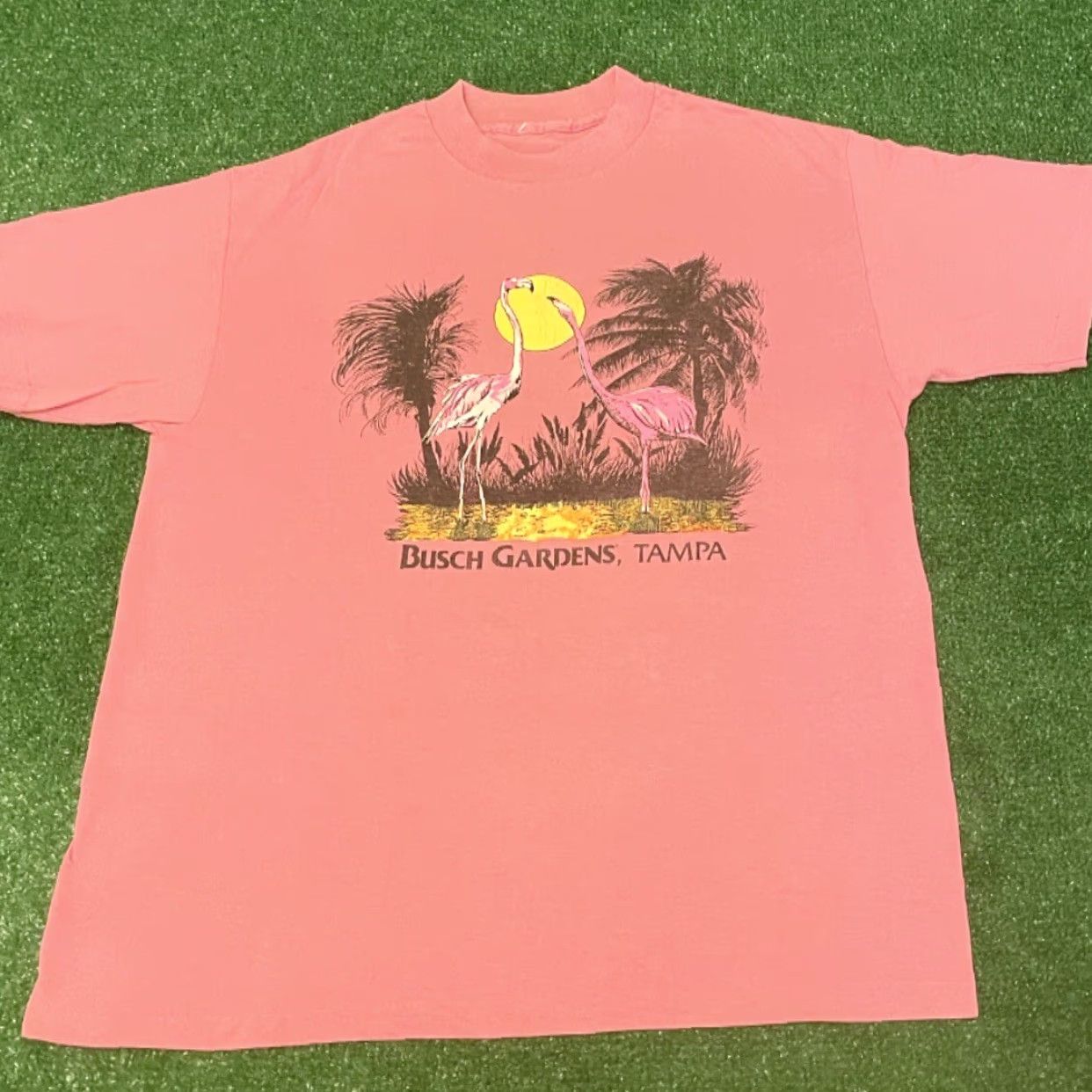 Vintage VINTAGE Busch Gardens Tampa Florida Theme Park Flamingo VTG Shirt Mens M Pink 90s 80s Animals Florida Nature Mens Size US M / EU 48-50 / 2 - 3 Thumbnail