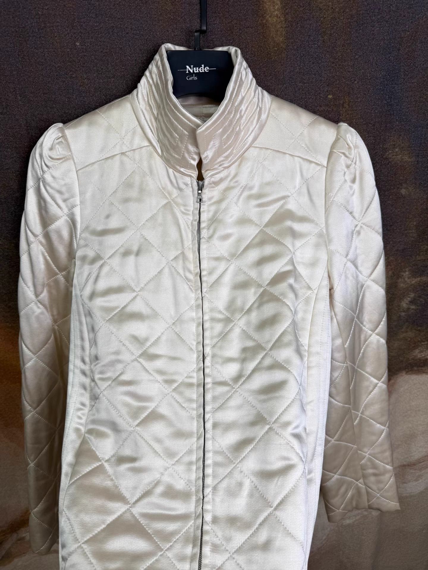 Dries Van Noten Dries Van Noten 100% Silk Champagne Padded Jacket K20 Size US S / EU 44-46 / 1 - 4 Thumbnail