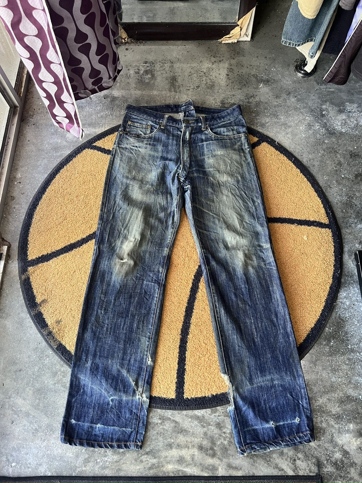 🔥Rare Macarena Full Zipper Distressed Denim