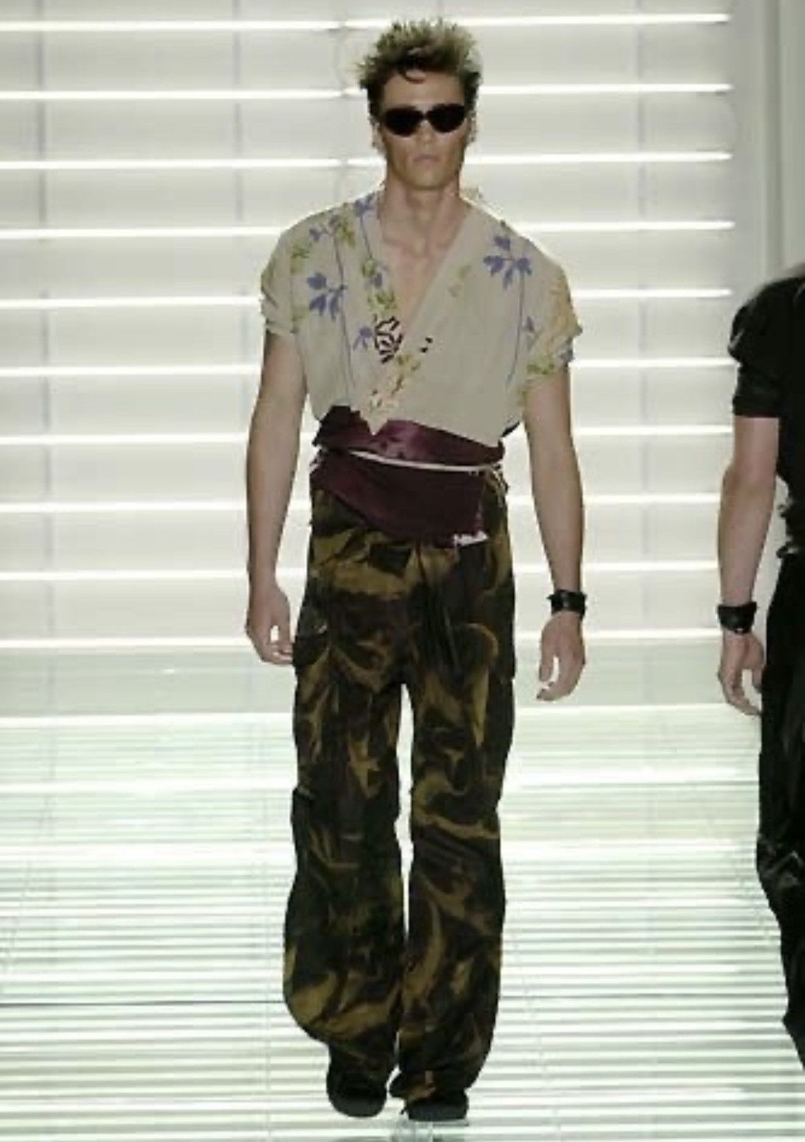 Gucci GUCCI by TOM FORD Olive & Black Cargo Pants Spring 2001 Size US 32 / EU 48 - 2 Thumbnail