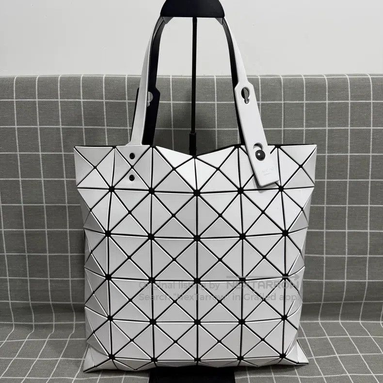 Issey Miyake Issey Miyake White Plaid Tote Bag Size ONE SIZE - 1 Thumbnail