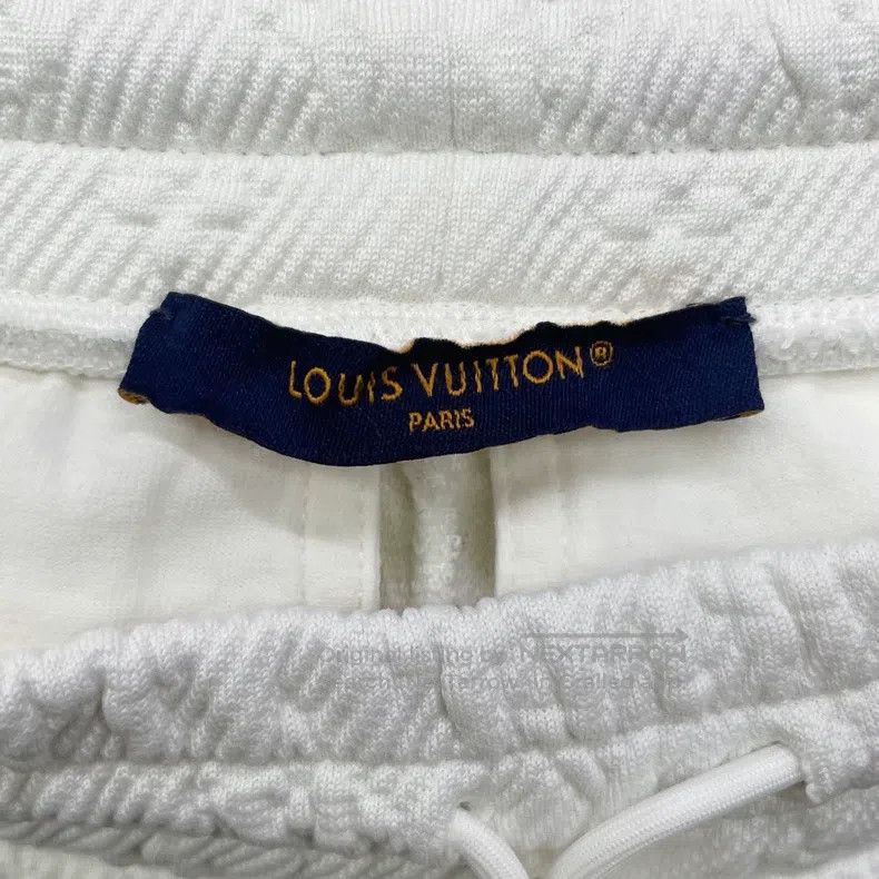 Louis Vuitton Louis Vuitton size xs Dark full print white pants Size US 28 / EU 44 - 7 Thumbnail
