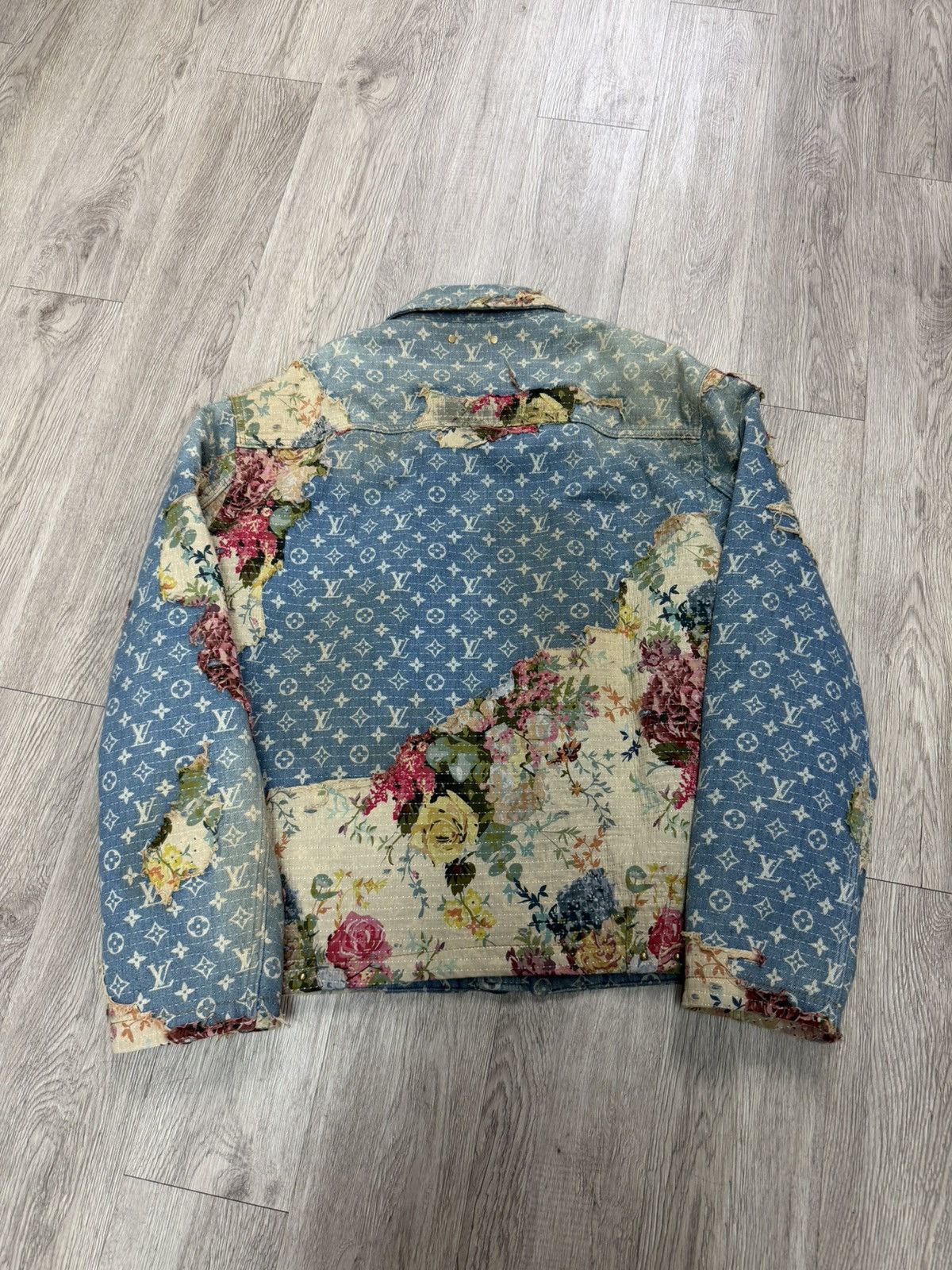 Louis Vuitton Louis Vuitton Light Wash Denim Floral Destroyed (56) Jacket Size US XXL / EU 58 / 5 - 2 Thumbnail