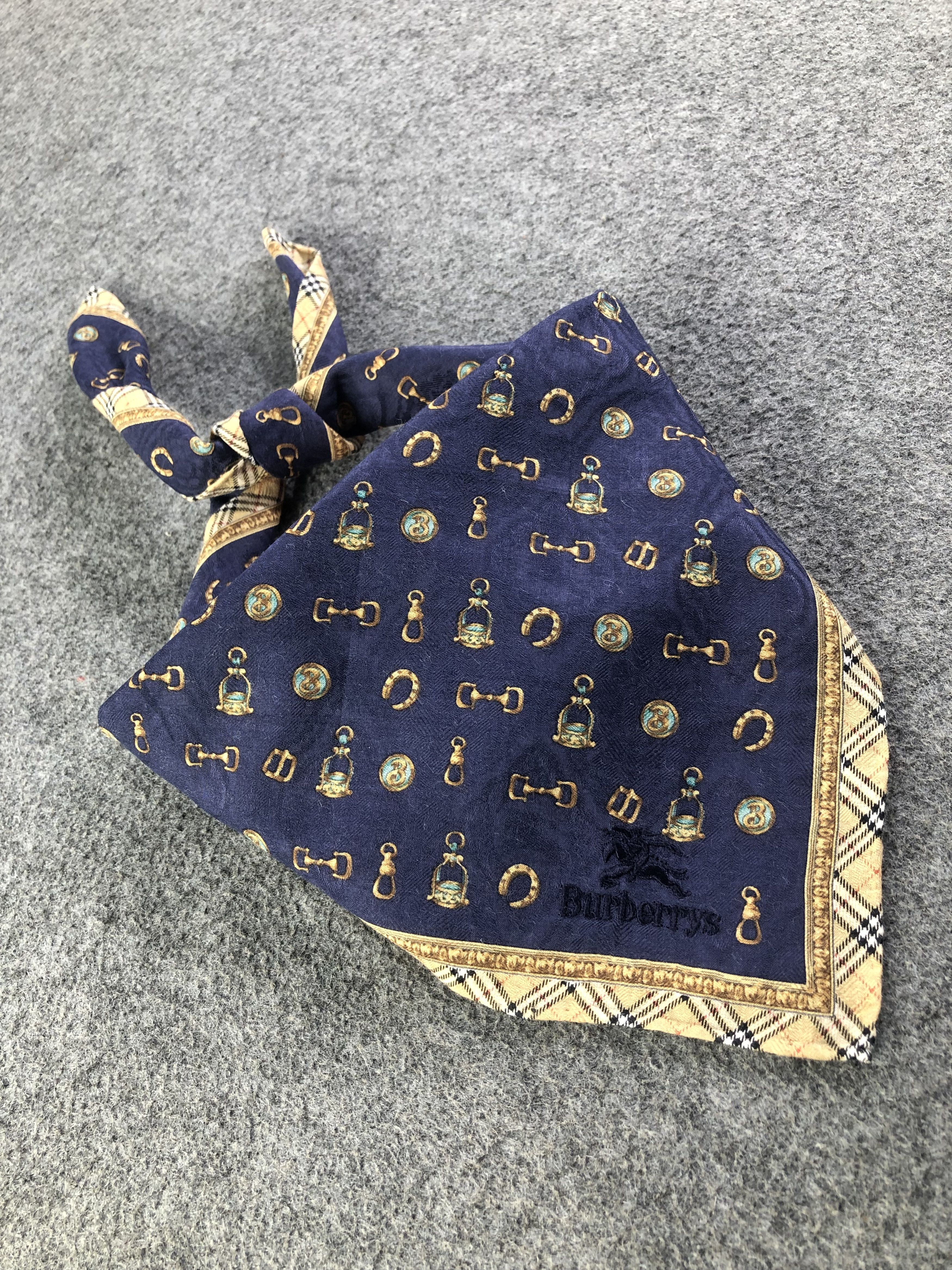 Burberry Burberry Handkerchief / Bandana / Neckerchief Size ONE SIZE - 2 Thumbnail