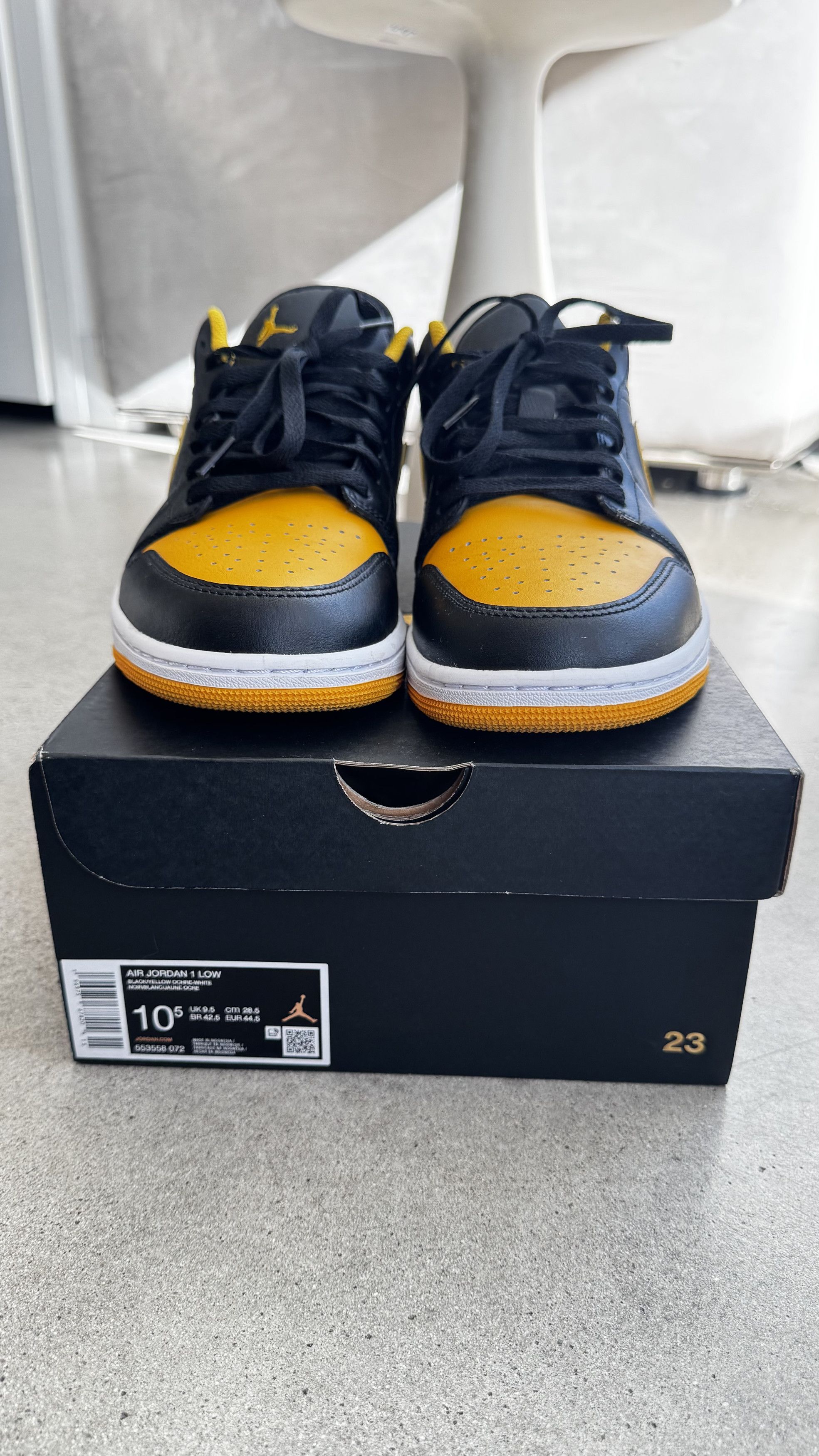 Nike Nike Air Jordan 1 Low Black Taxi Yellow Size 10.5 w/ Box Size US 10.5 / EU 43-44 - 2 Thumbnail