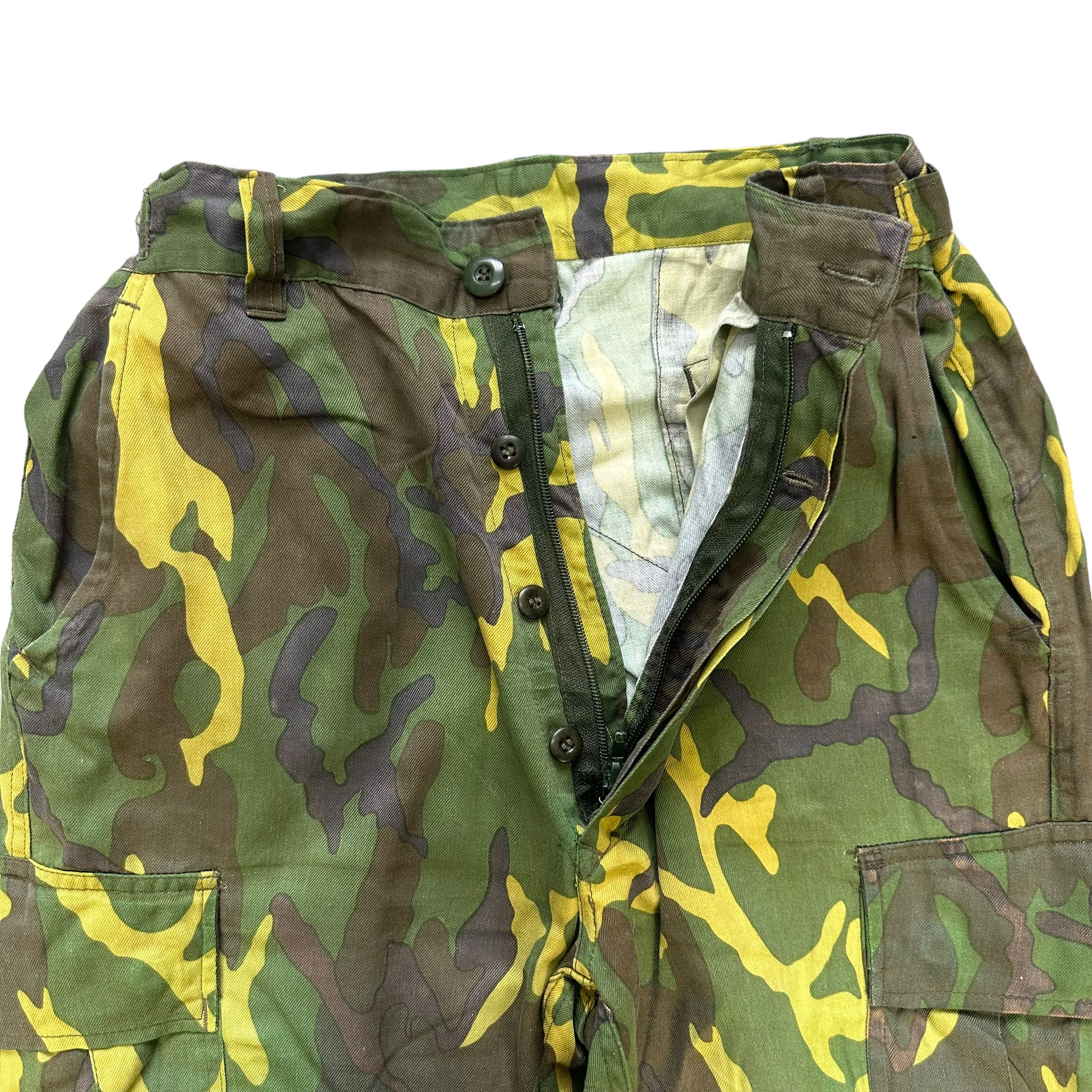 Vintage VINTAGE CAMO CARGO PANTS JUMPER #8513-012 Size US 32 / EU 48 - 3 Thumbnail
