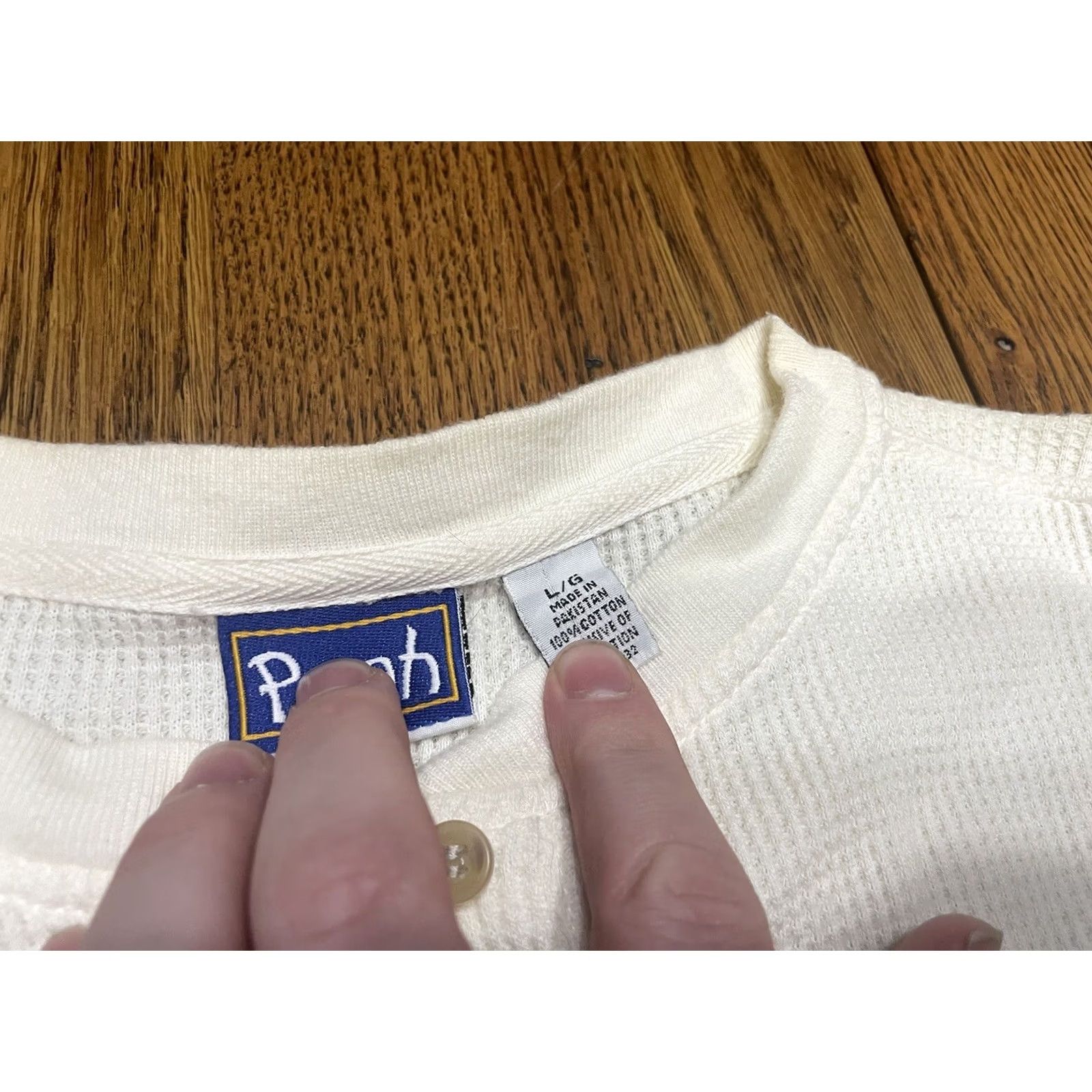 Disney VINTAGE Disney Womens L T Shirt Winnie the Pooh Henley Button Long Sleeve White Christmas Men/Women Shirt Size L / US 10 / IT 46 - 3 Thumbnail