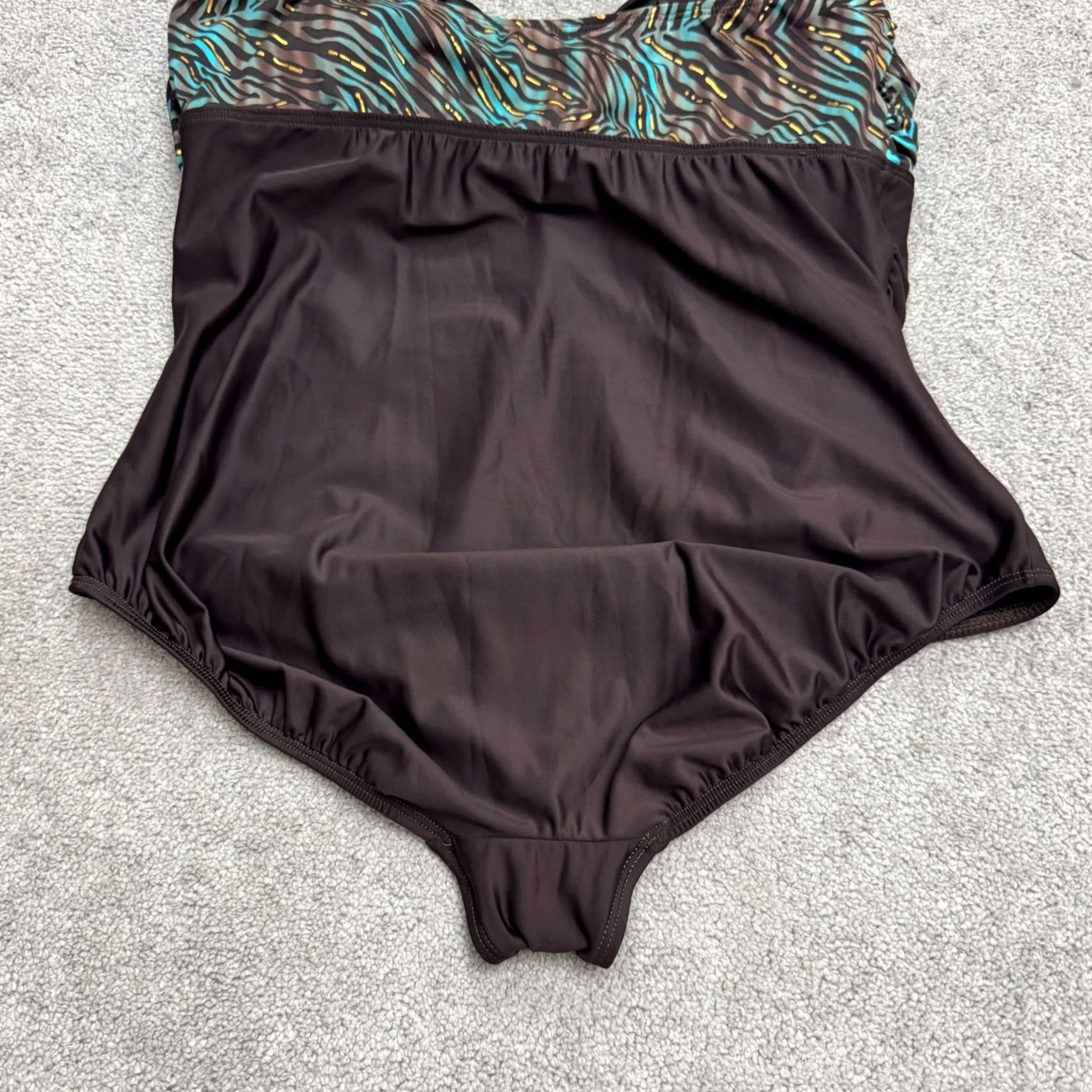 Delta Delta Burke Womens 24W One Piece Animal Print Pice swimwear Gold Brown Beach NWT Size ONE SIZE - 6 Thumbnail