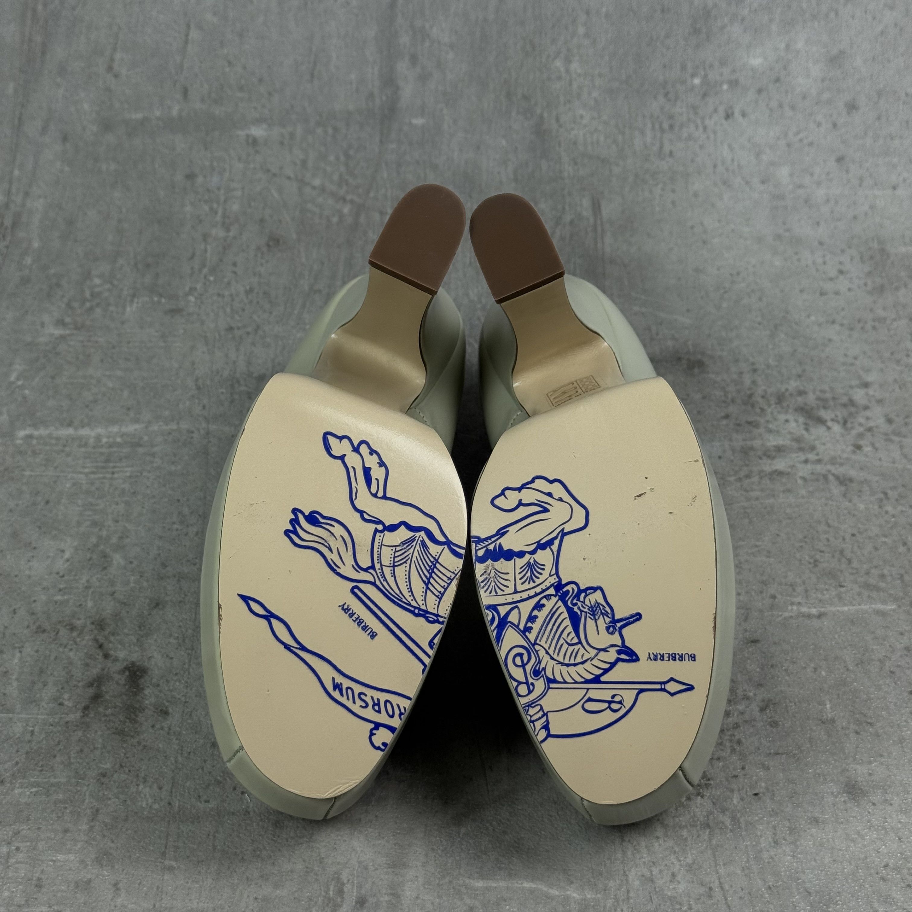 Burberry BURBERRY Off-White Leather Arch Pumps Pebble Size US 6 / IT 36 - 8 Thumbnail