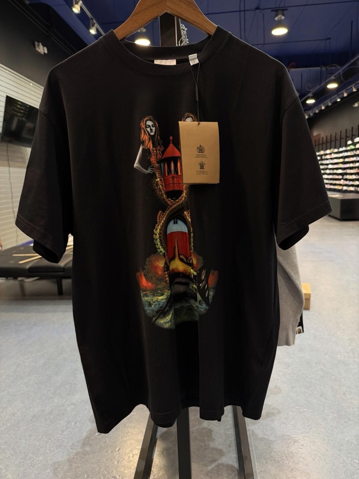 Burberry Burberry Cotton T Shirt Logo Size Large Brand New Size US L / EU 52-54 / 3 - 1 Thumbnail